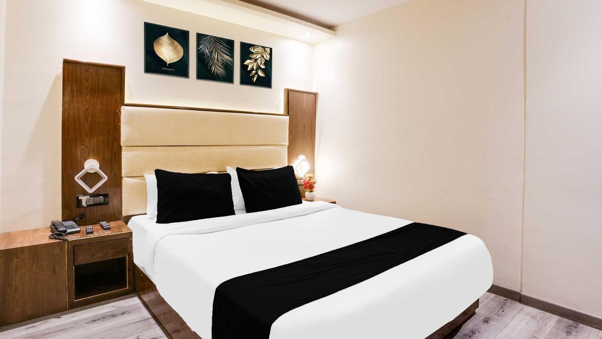 Hotel O Andheri Near Western Express Highway
