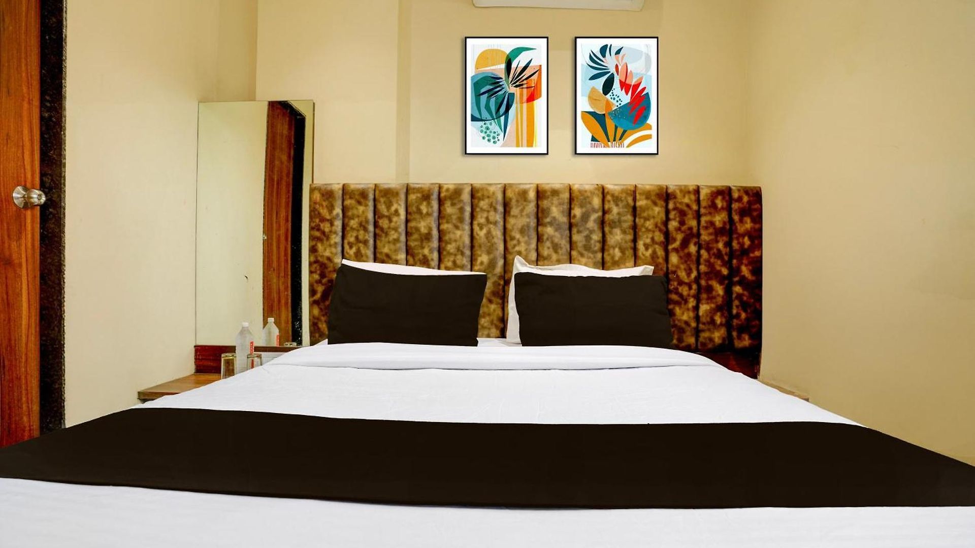 O Shubham & Boarding Shahad Railway Station Hotel Mumbai