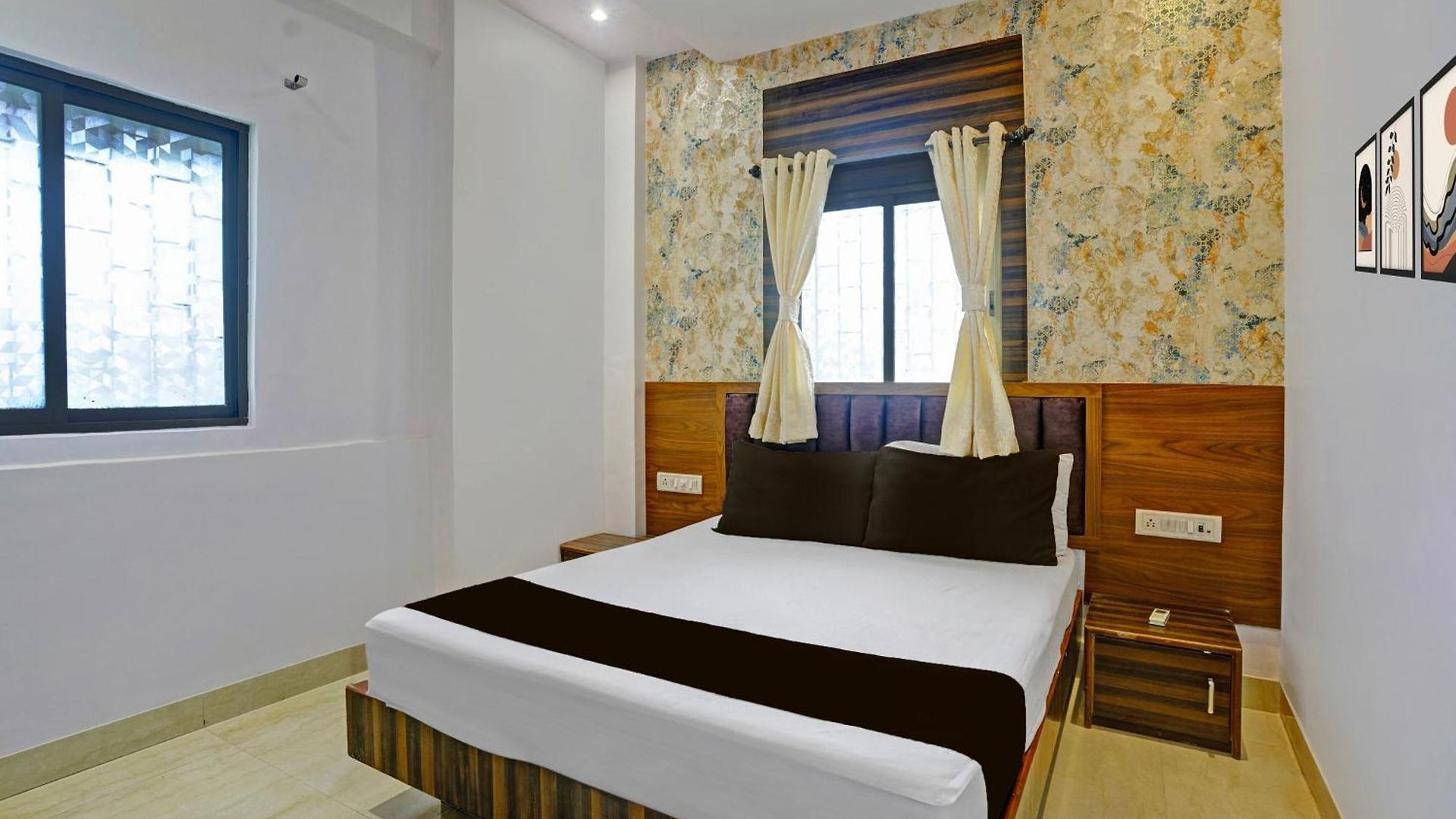 Hotel O Golden Mumbai