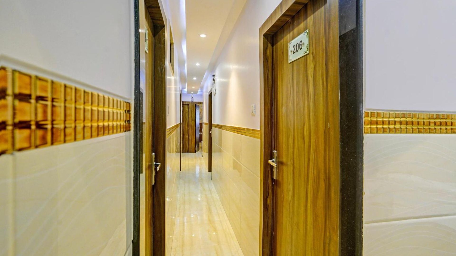 O Golden Hotel Mumbai