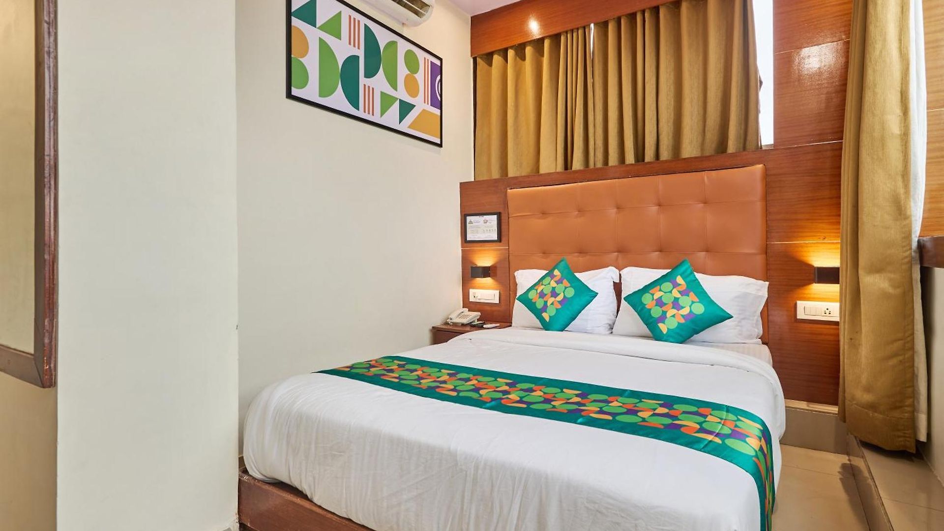 Hotel Empire Suite Mumbai