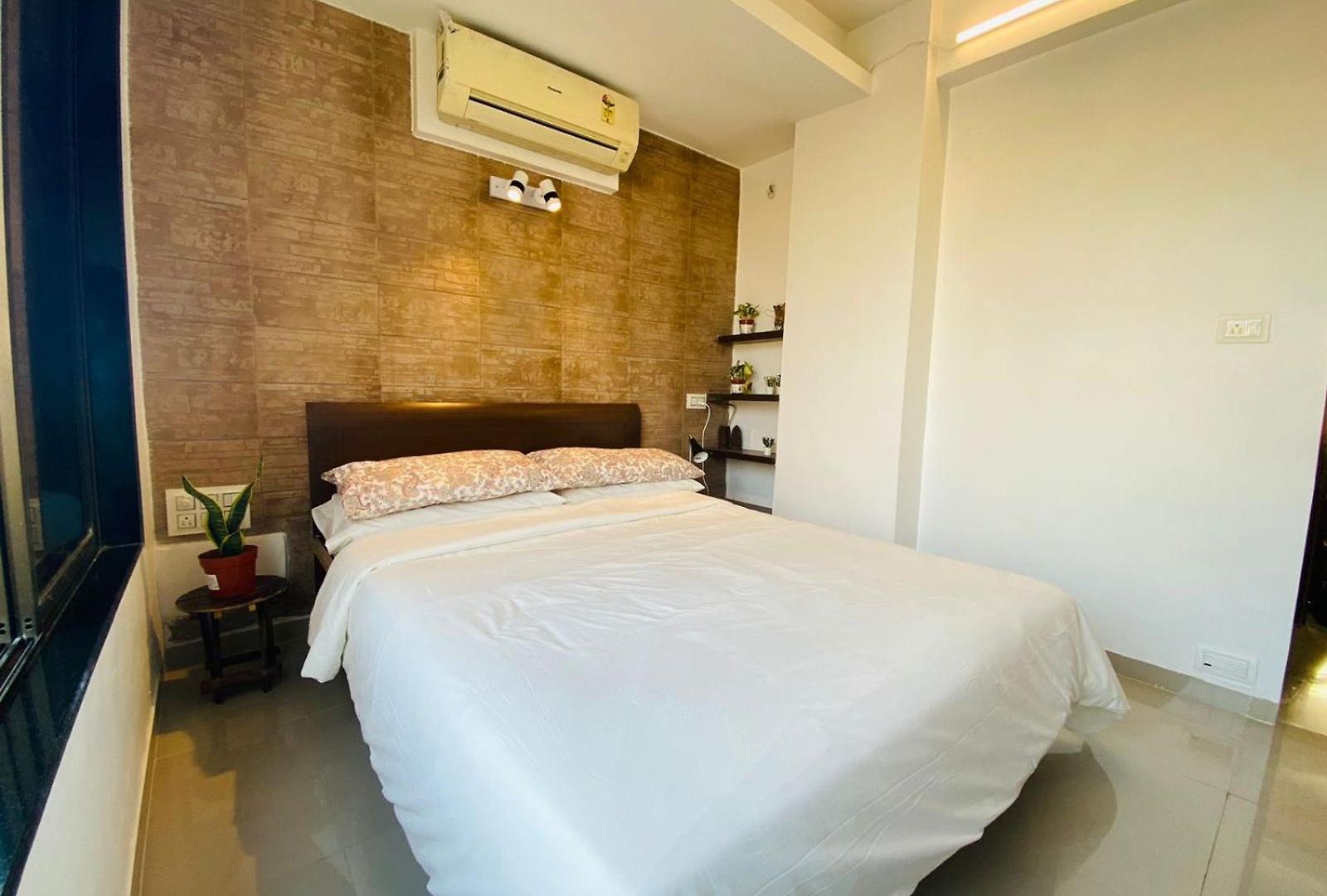 Marita 701 Bandra Beauty 2 Bed 2 Bath Sea View Parking Apartment