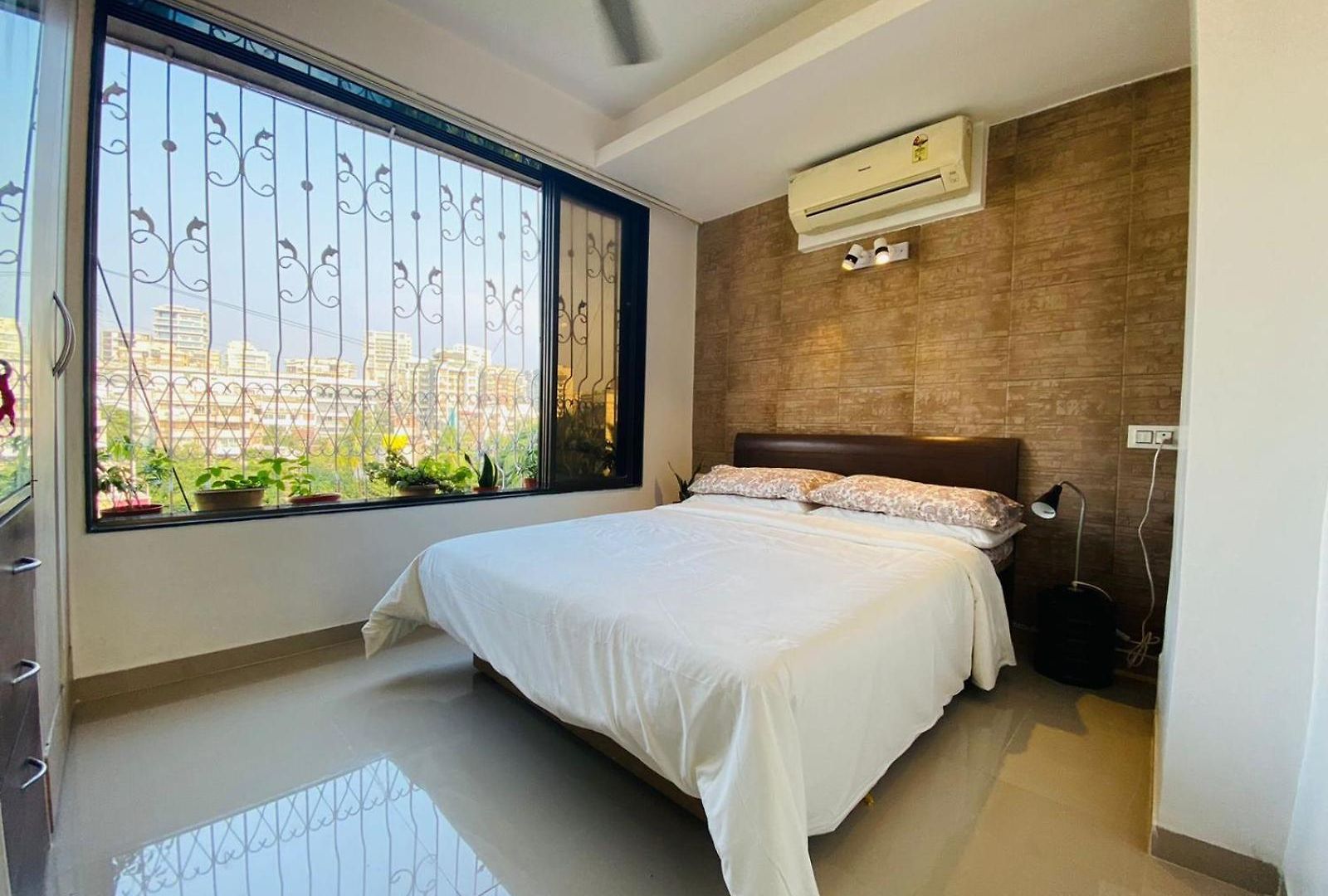 Marita 701 Bandra Beauty 2 Bed 2 Bath Sea View Parking *