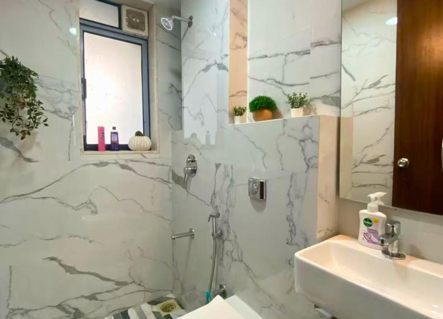 Modern 2 Bedroom Bandra Trendy Location *