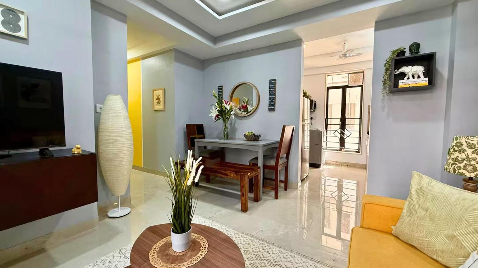 Apartment Modern 2 Bedroom Bandra Trendy Location *