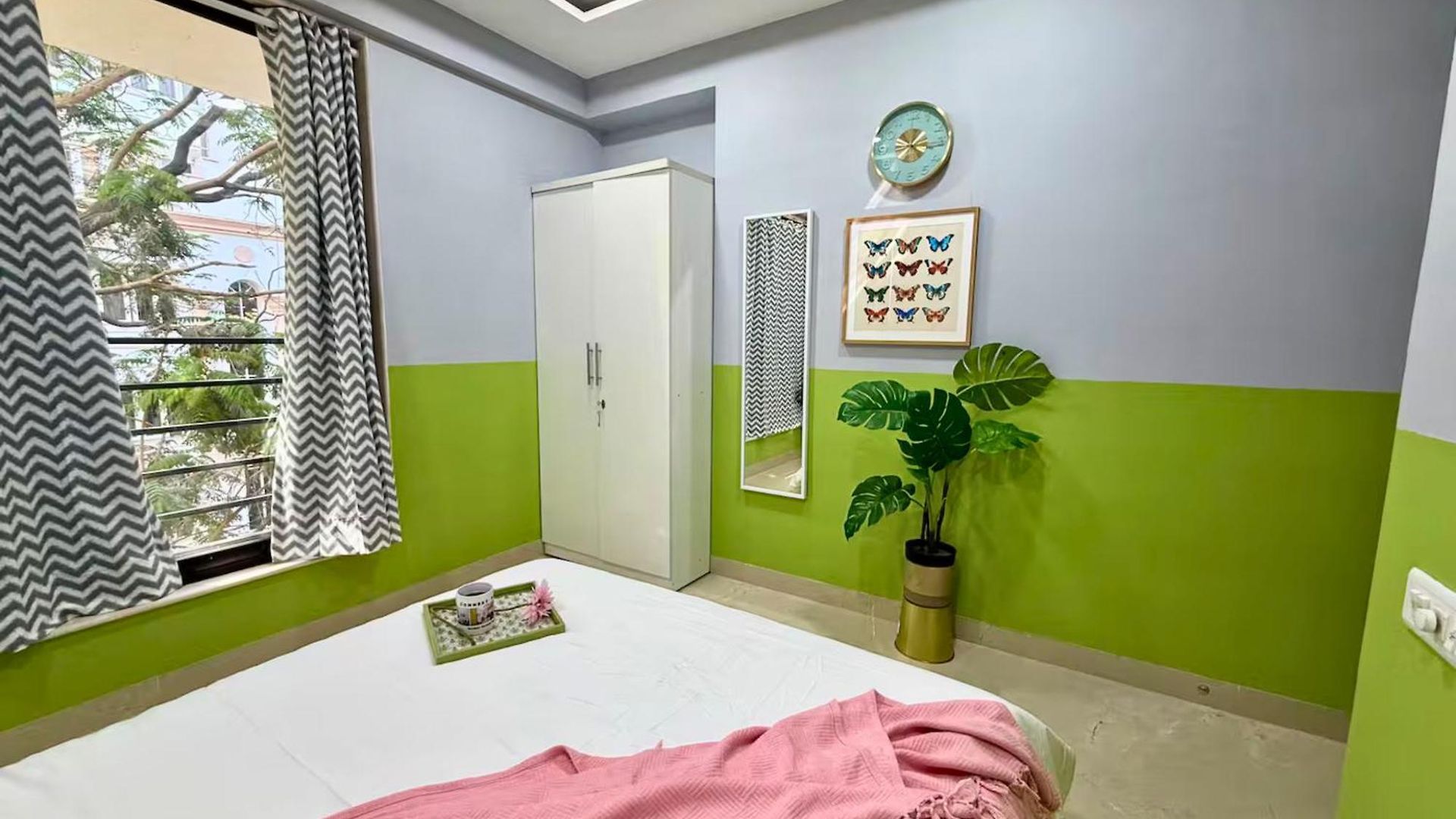 Apartment Modern 2 Bedroom Bandra Trendy Location *