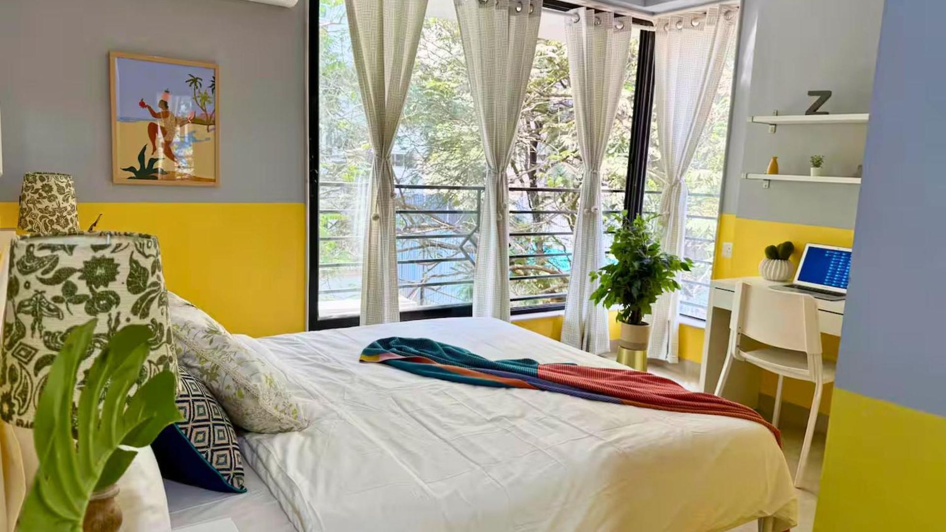 Modern 2 Bedroom Bandra Trendy Location Apartment *