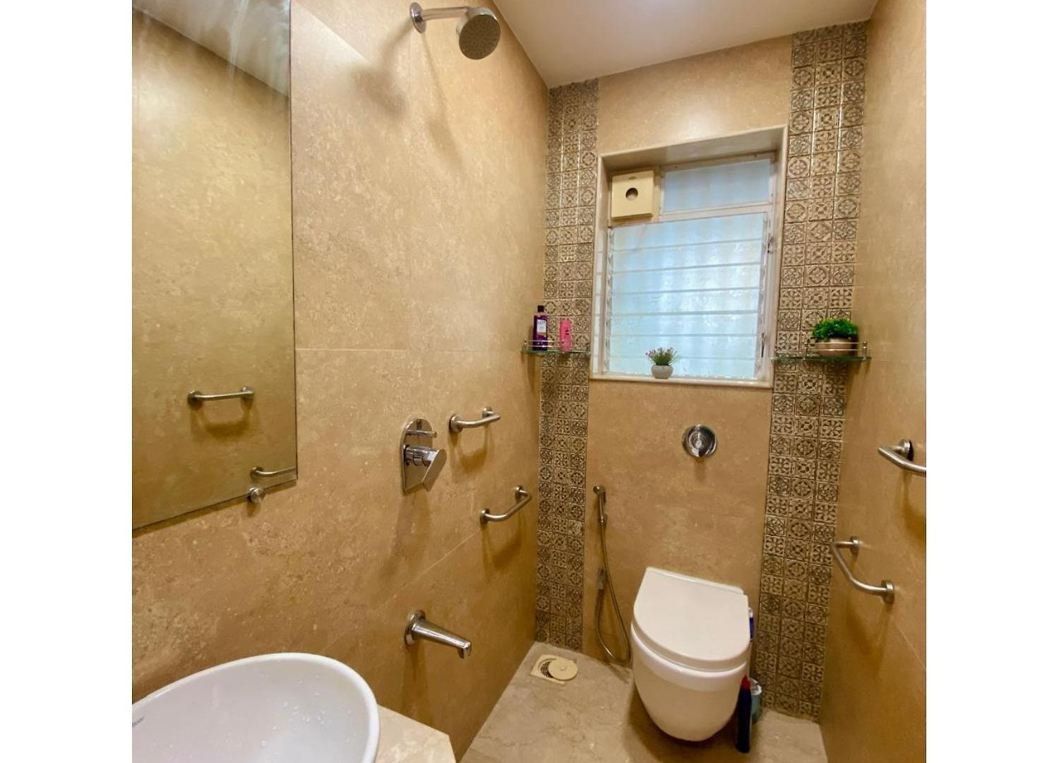 Modern 2bed Bandra Areaparkingunit 2 Mumbai