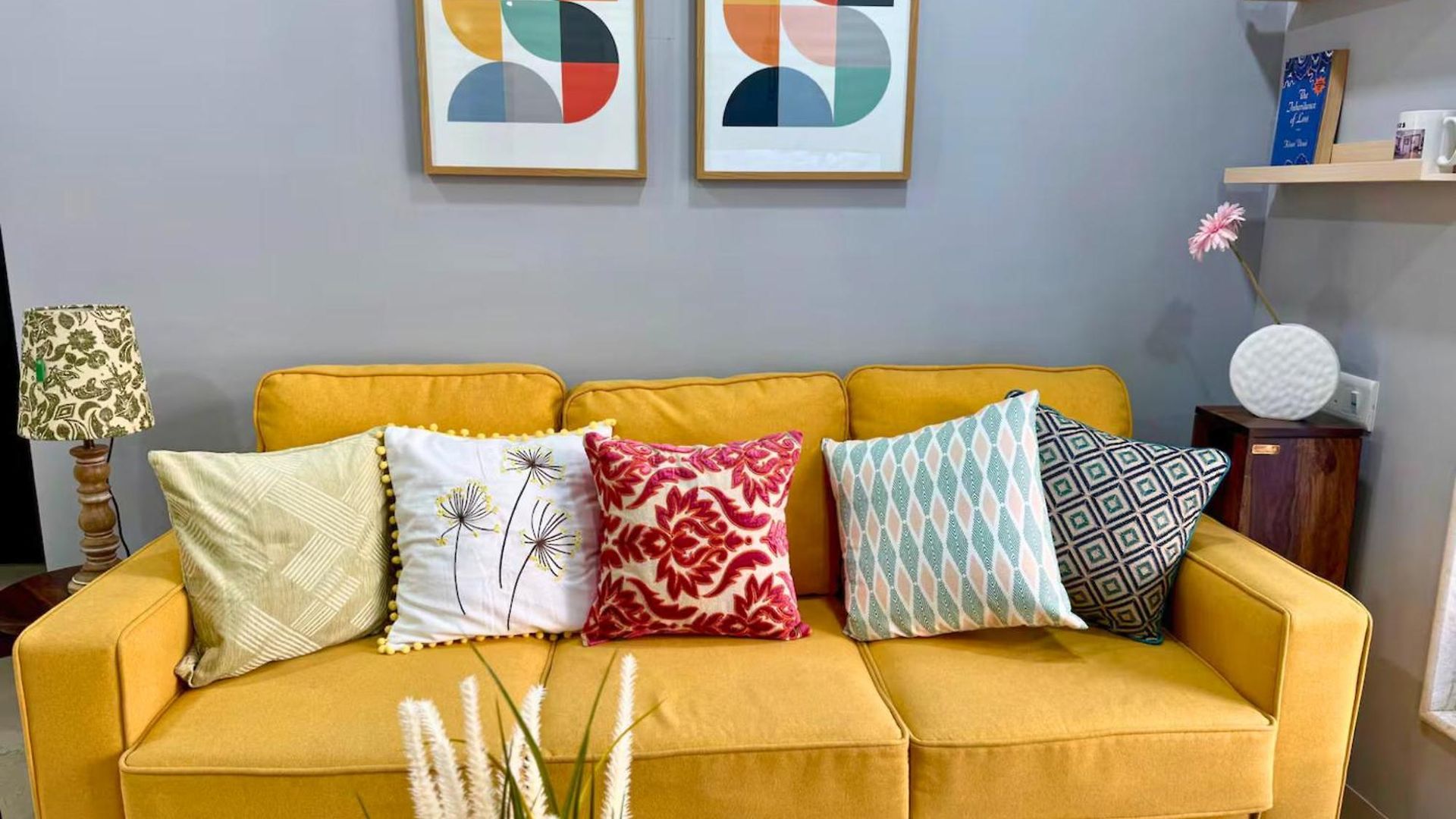 Modern 2 Bedroom Bandra Trendy Location Apartment *