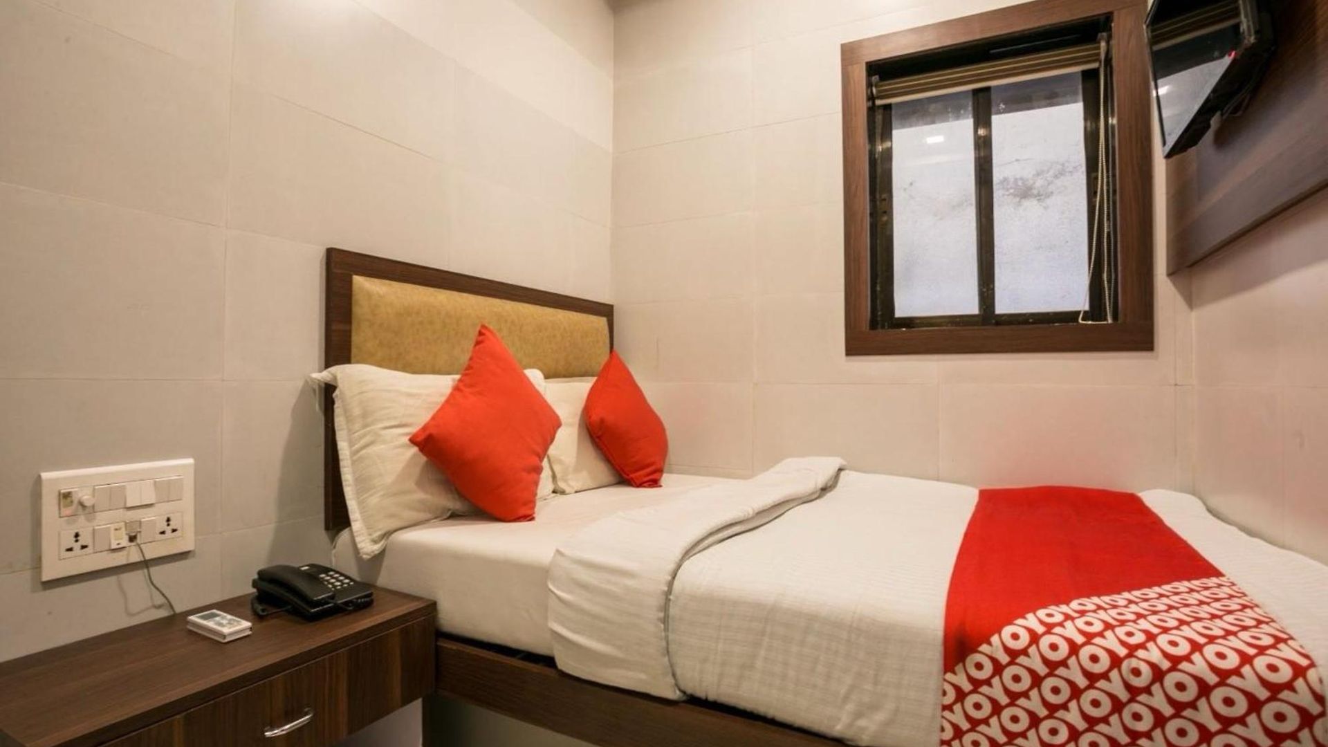 Hotel Townhouse Oak Ulwe 4*