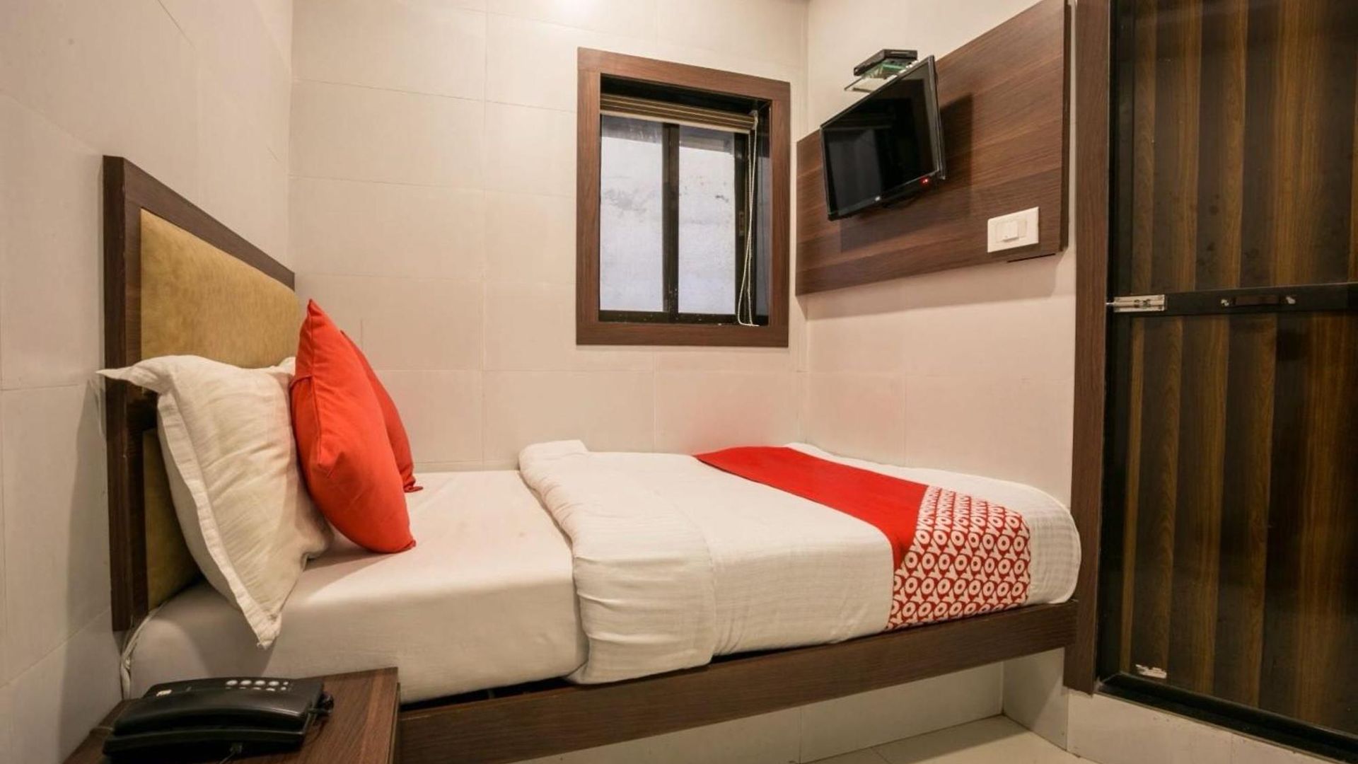 Hotel Townhouse Oak Ulwe 4*