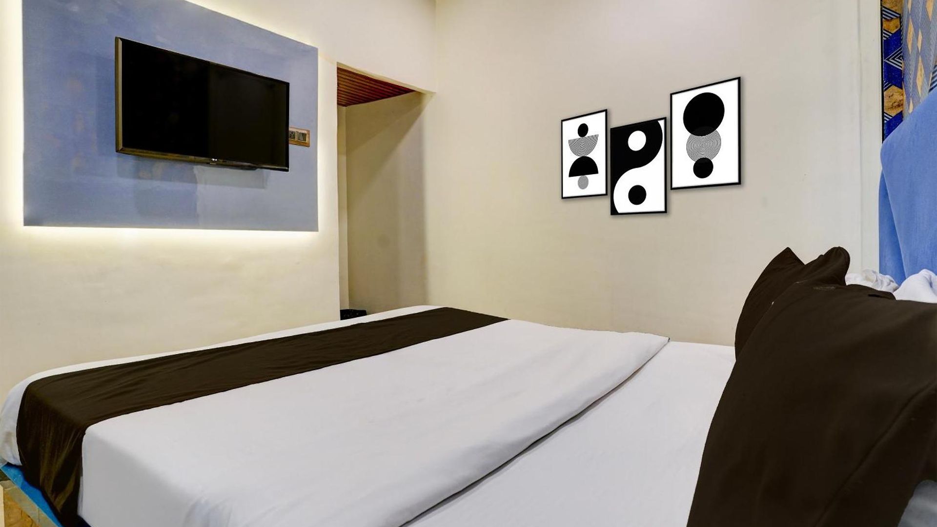 O Versova Hotel Mumbai