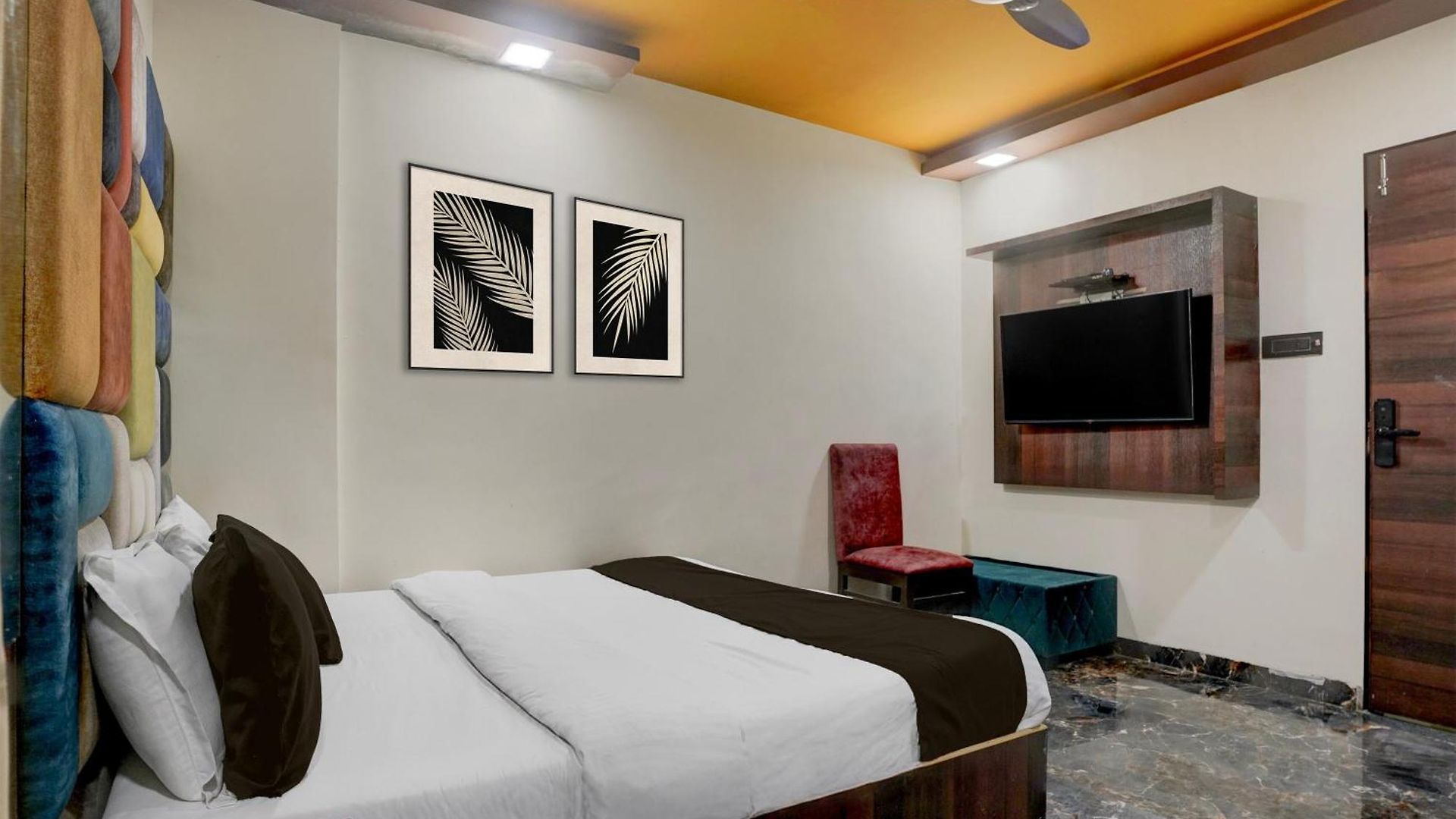 O Versova Hotel Mumbai
