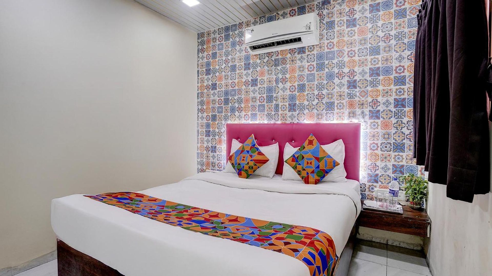 Hotel Via Saini Residency 3*