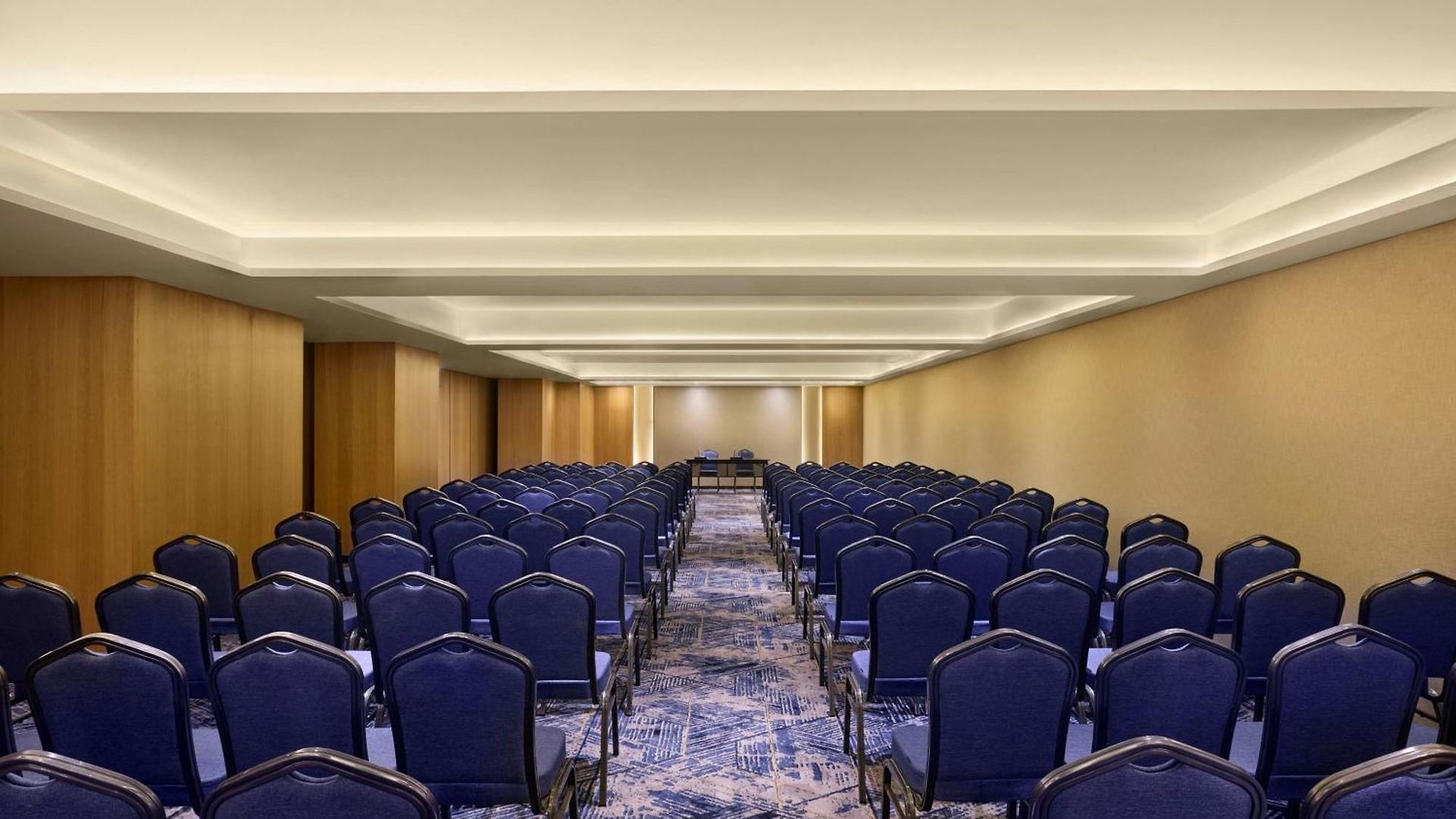 Fairfield By Marriott Andheri West Hotel