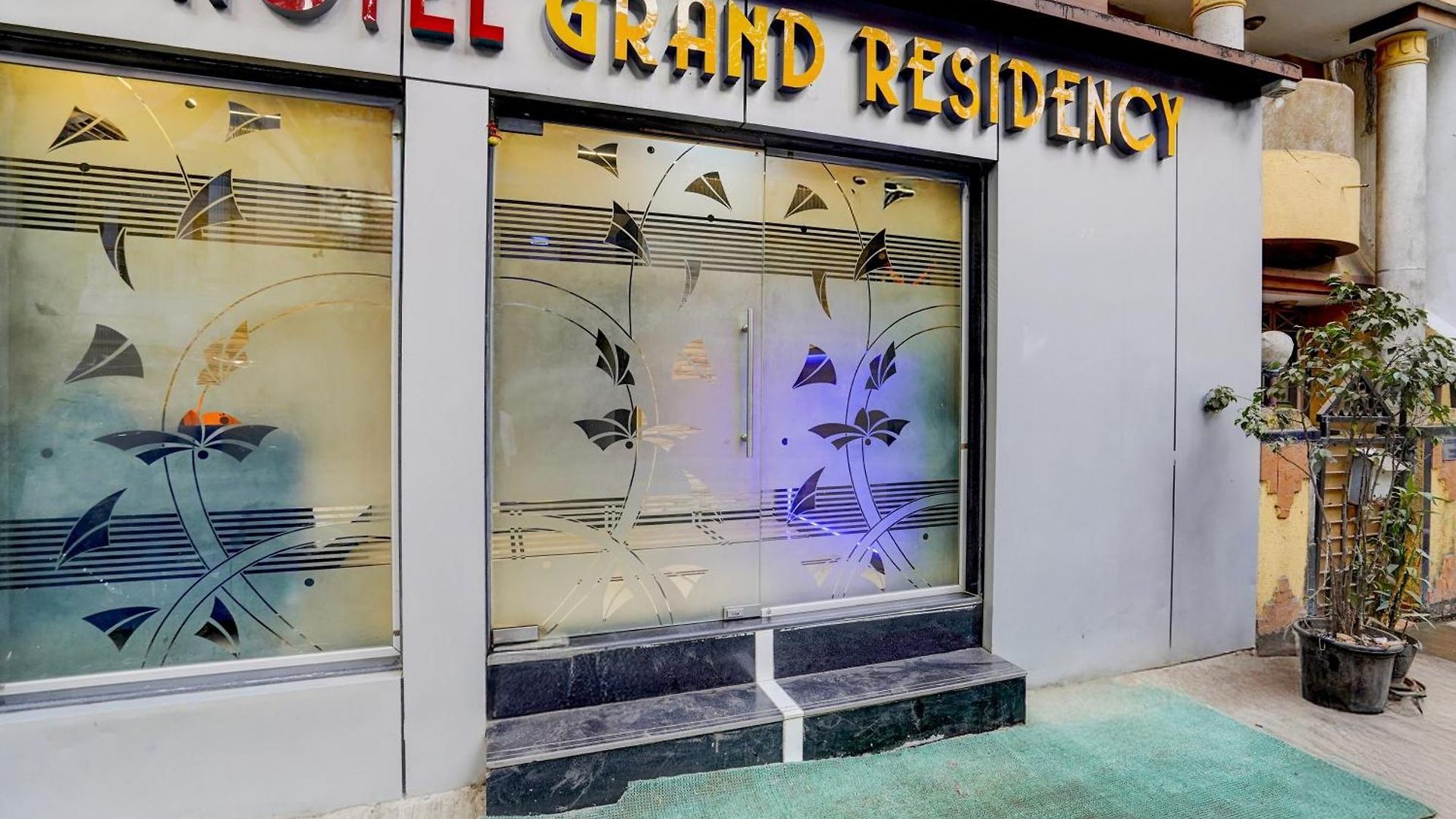 O By Oyo Grand Residency Hotel 3*