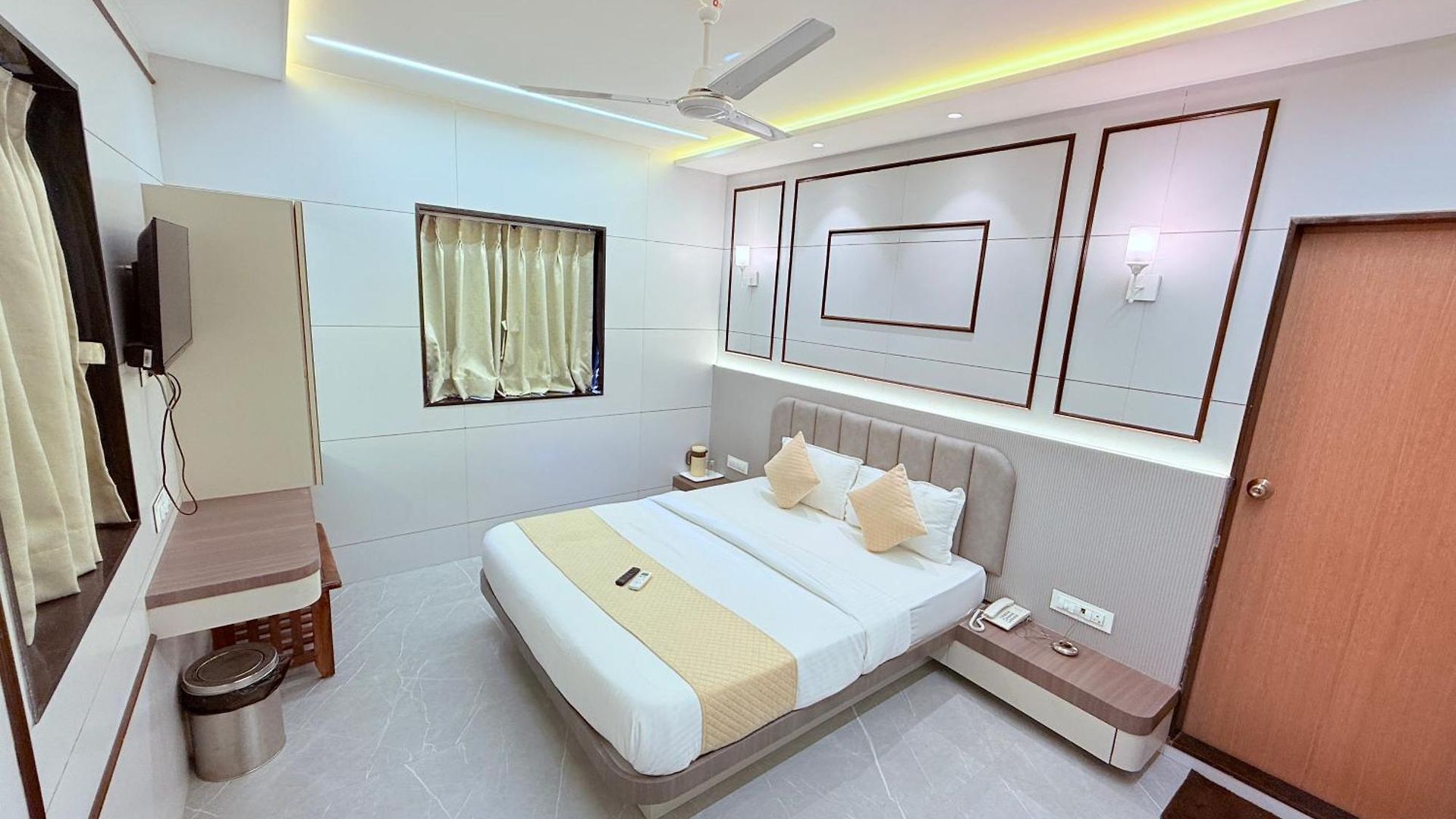 Le Glance & Hotel Mumbai