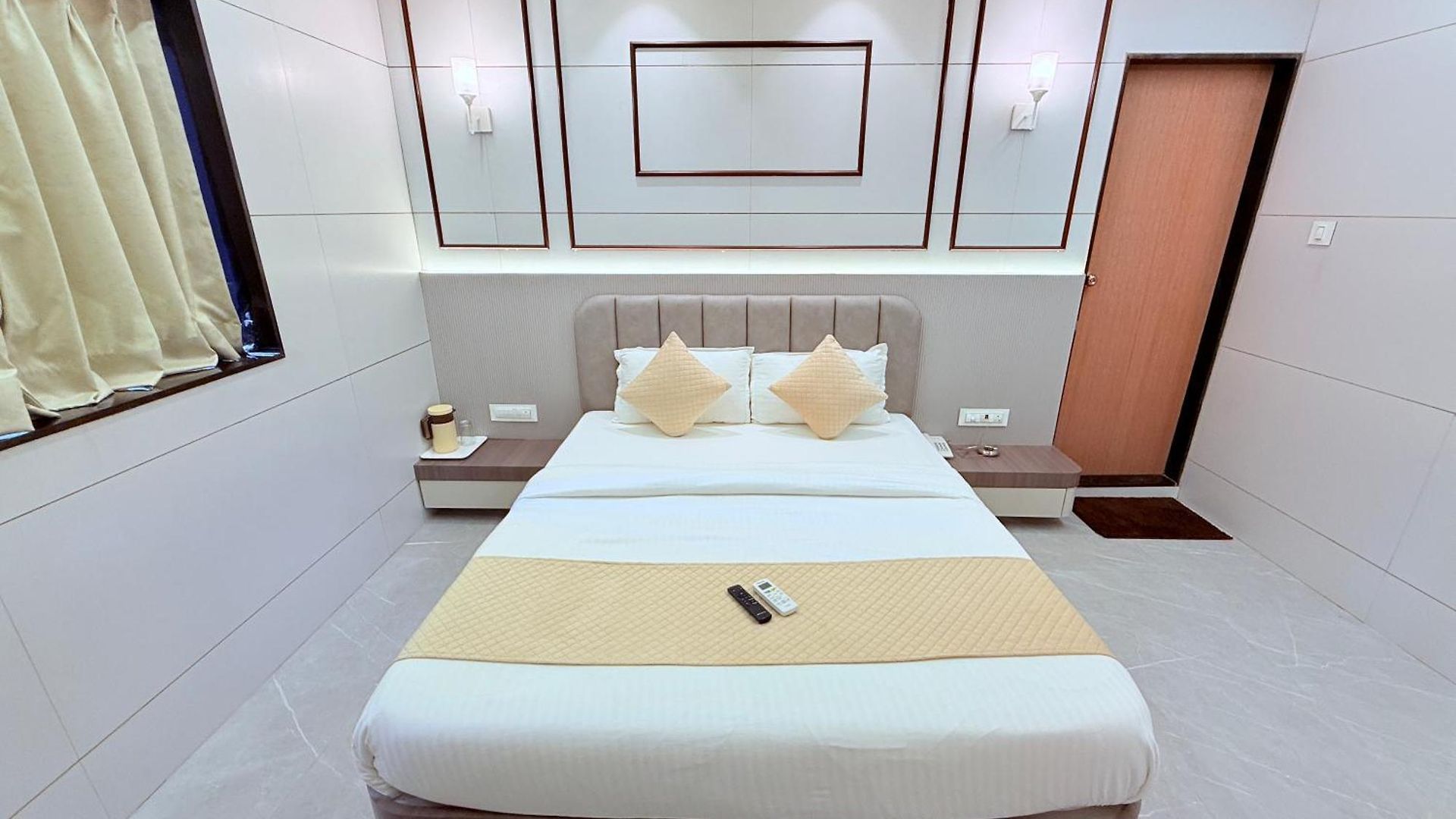 Hotel Le Glance & Mumbai