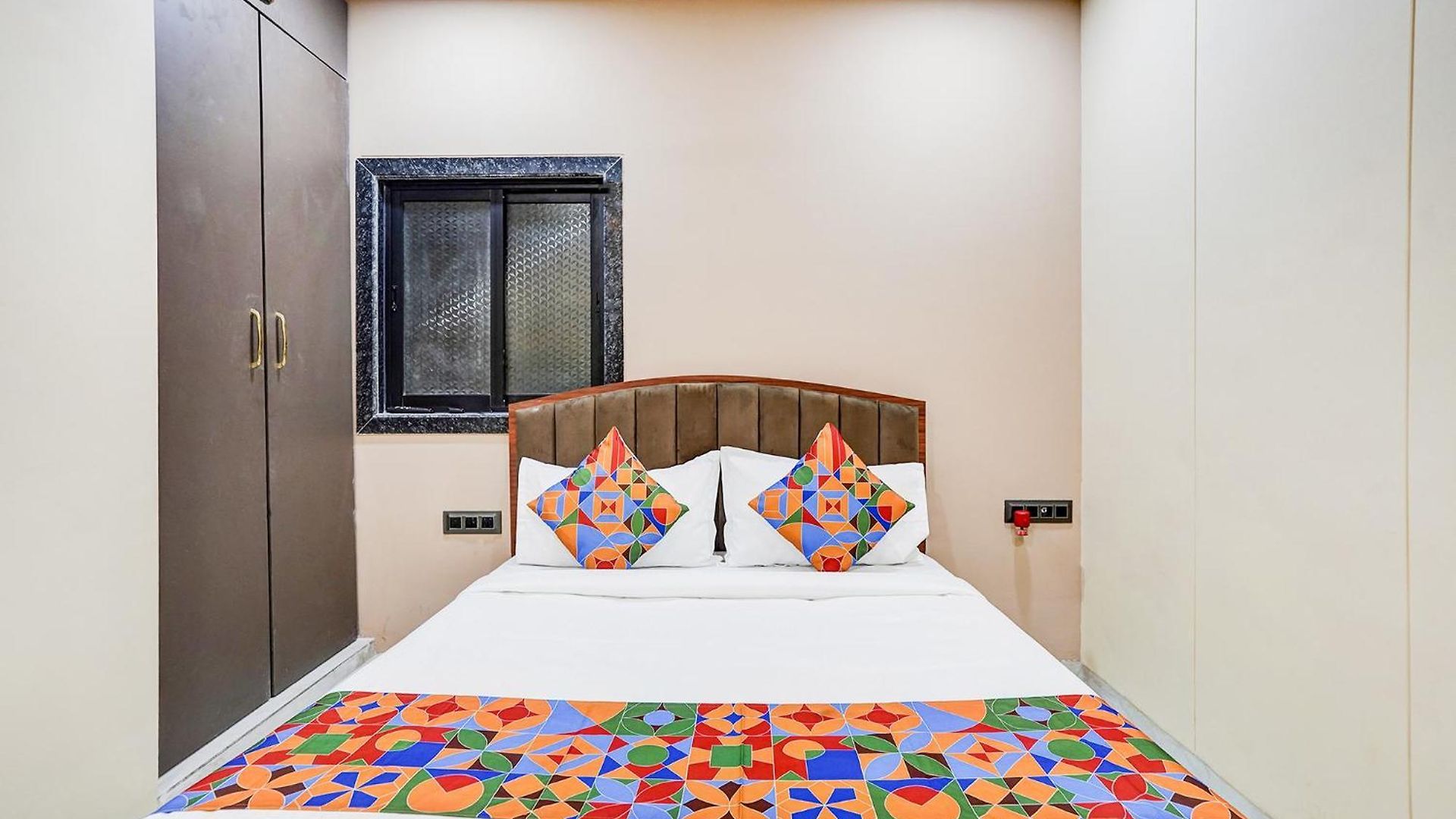 Fabhotel Jk