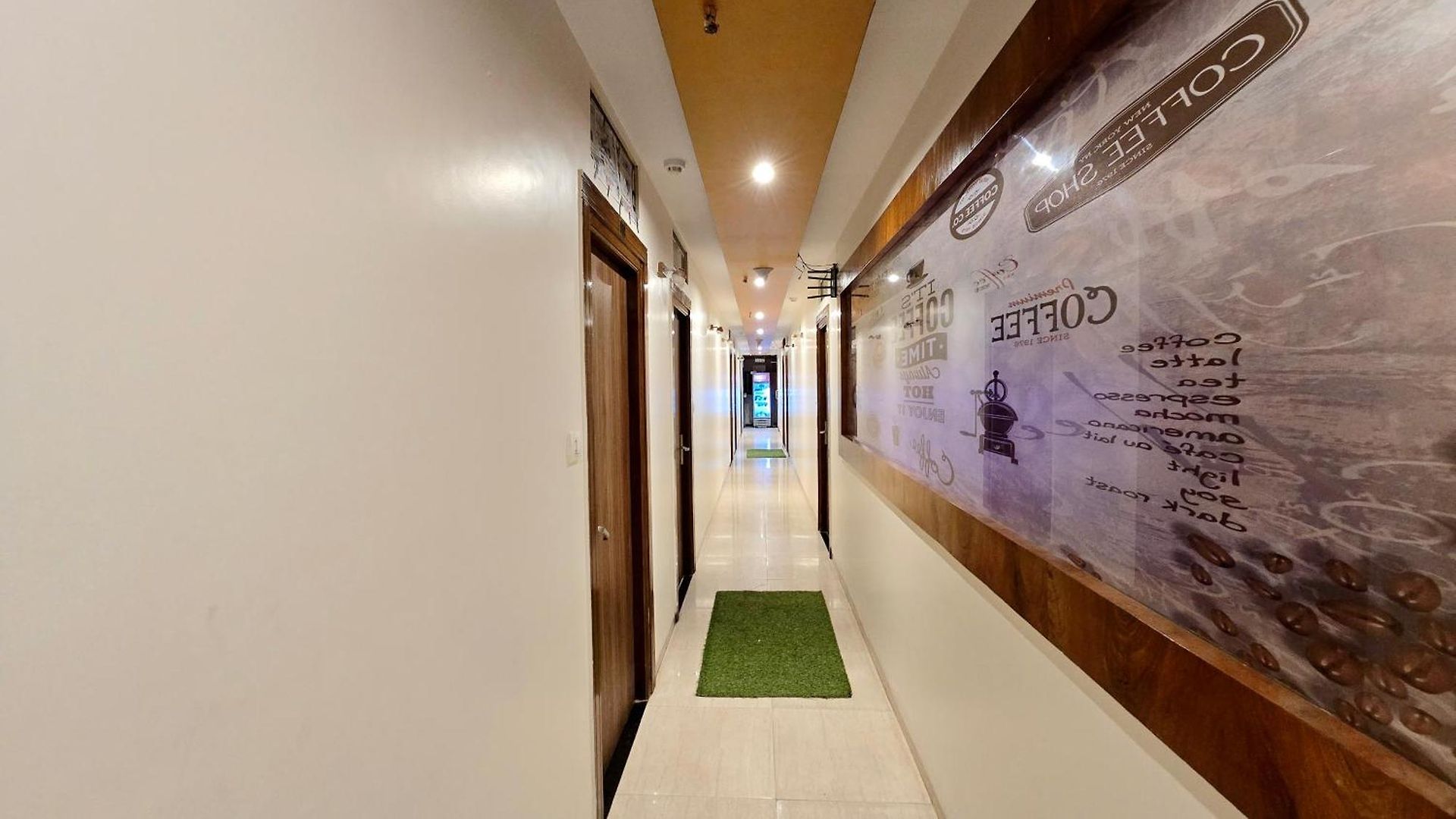 Hotel Amber Edition -