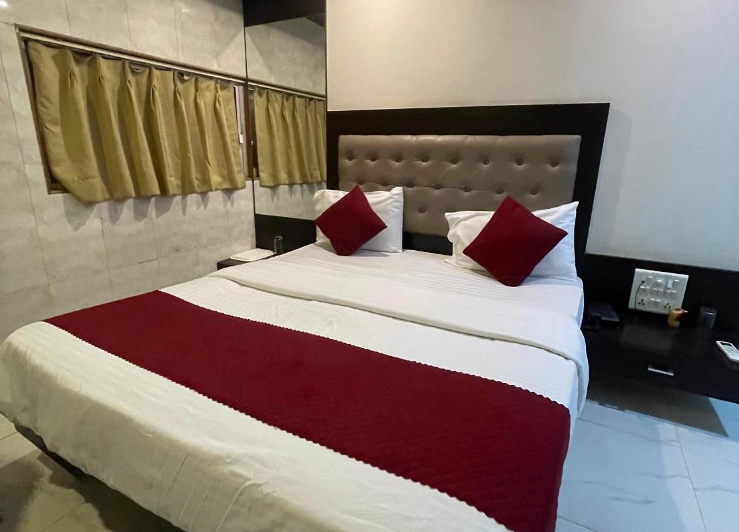 Hotel Bkc Palace Near Us Consulate 3*