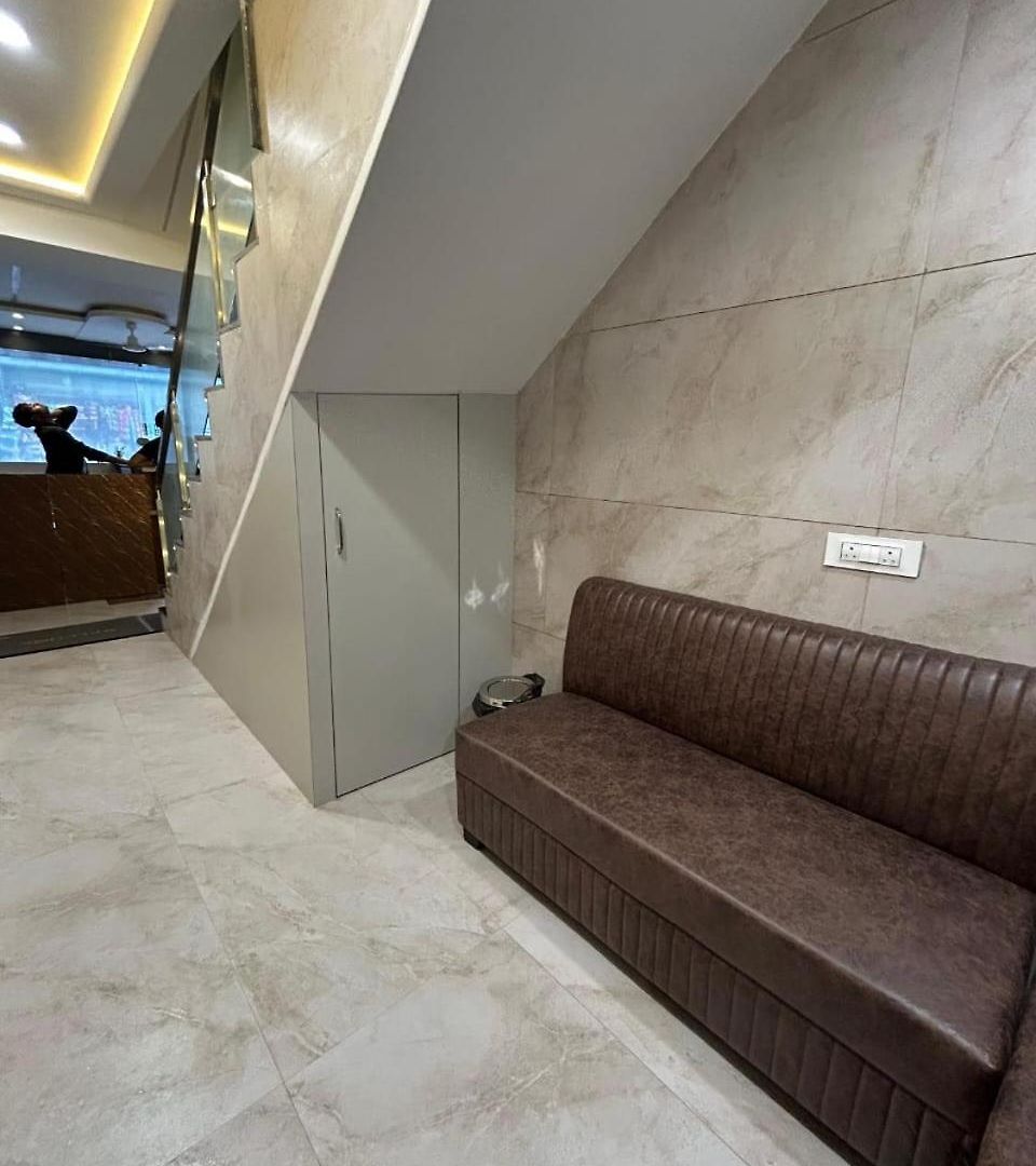 Glance & 5* Mumbai