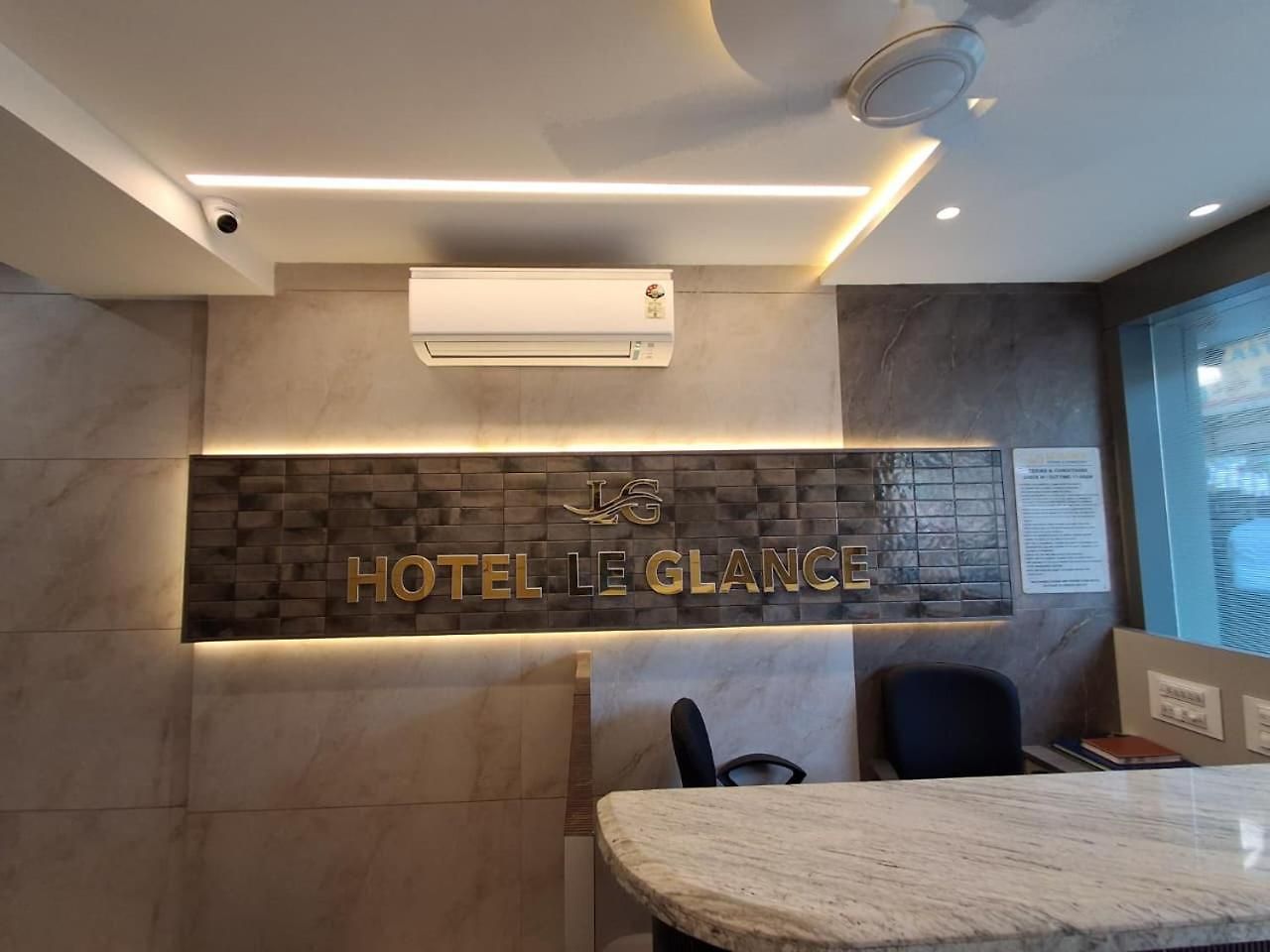 Glance & Hotel