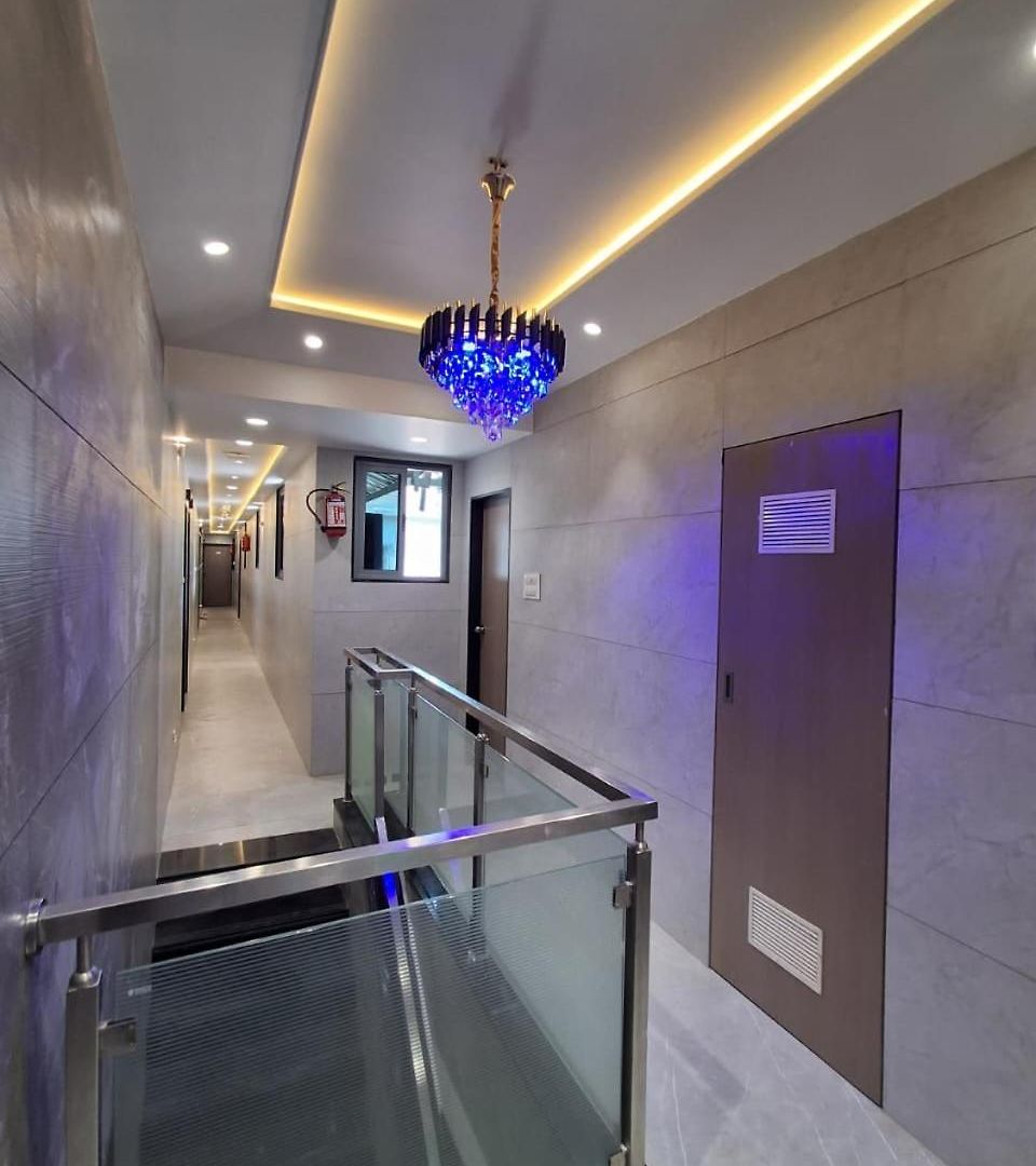 Glance & Hotel 5*