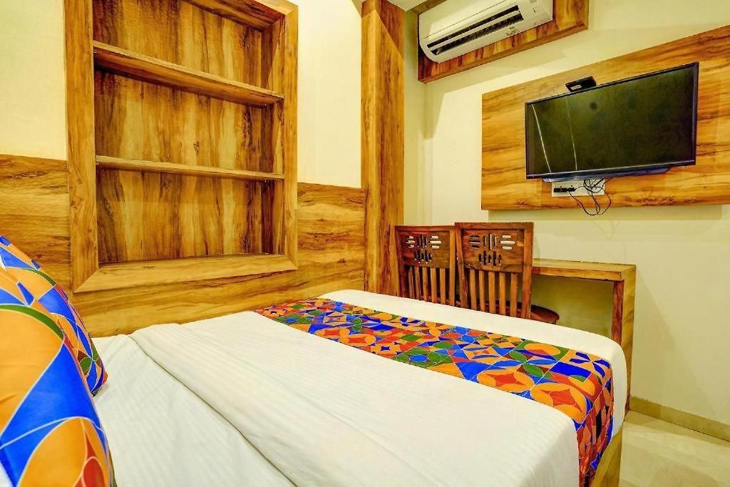 Indore Palace Nagpada Hotel