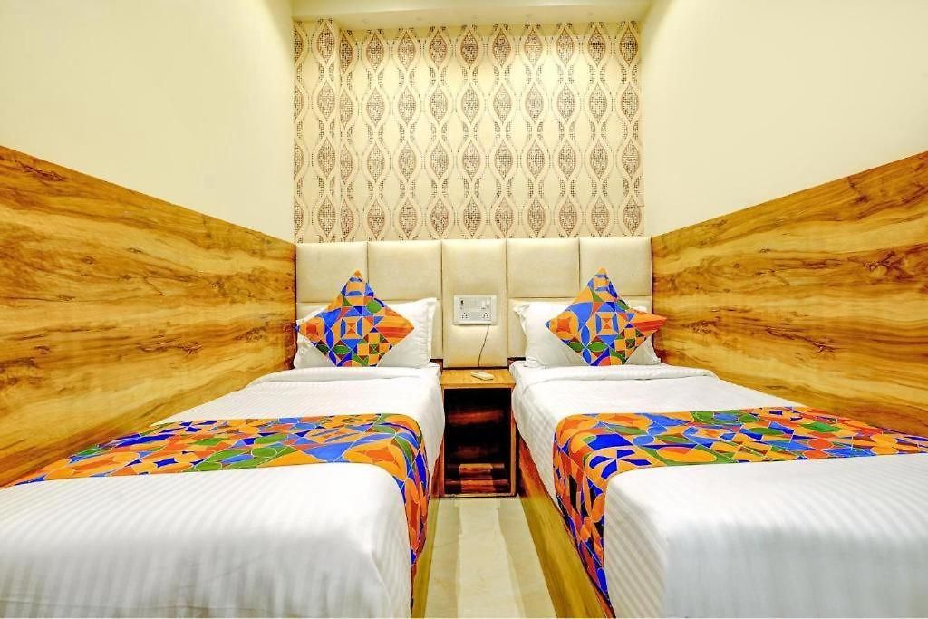Indore Palace Nagpada 3*