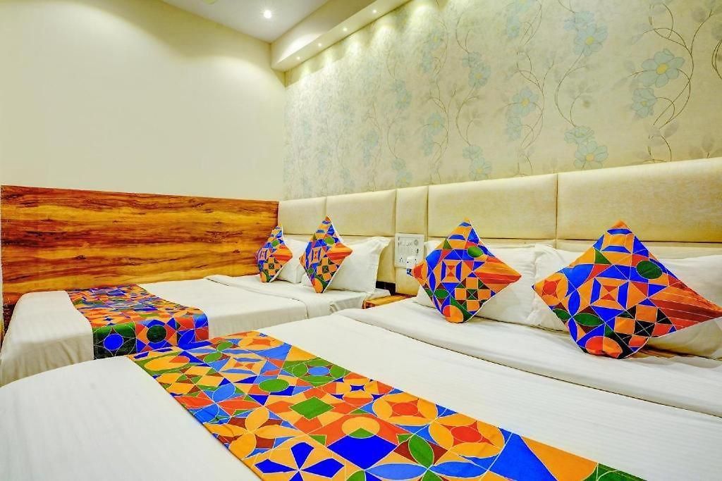 Indore Palace Nagpada Hotel