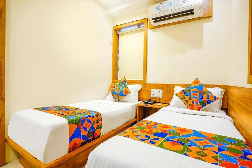 Indore Palace Nagpada Hotel