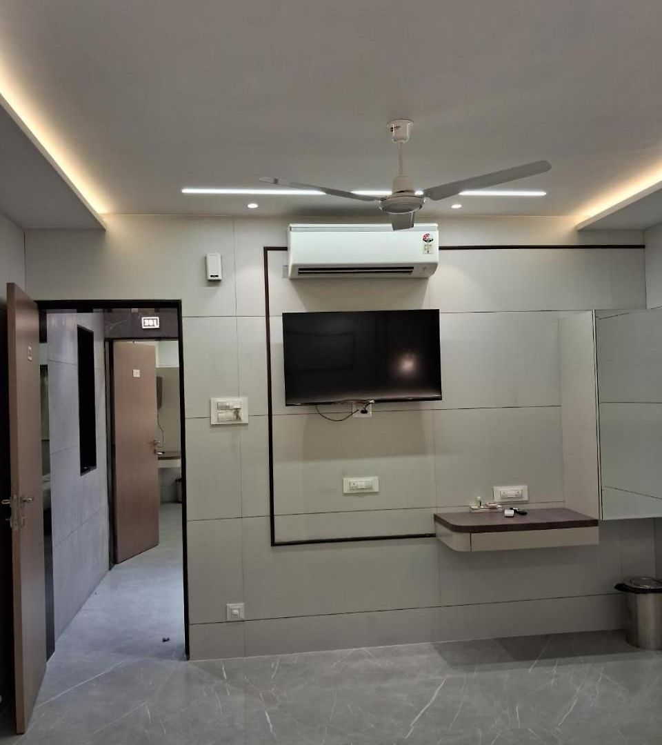 Glance & 5* Mumbai