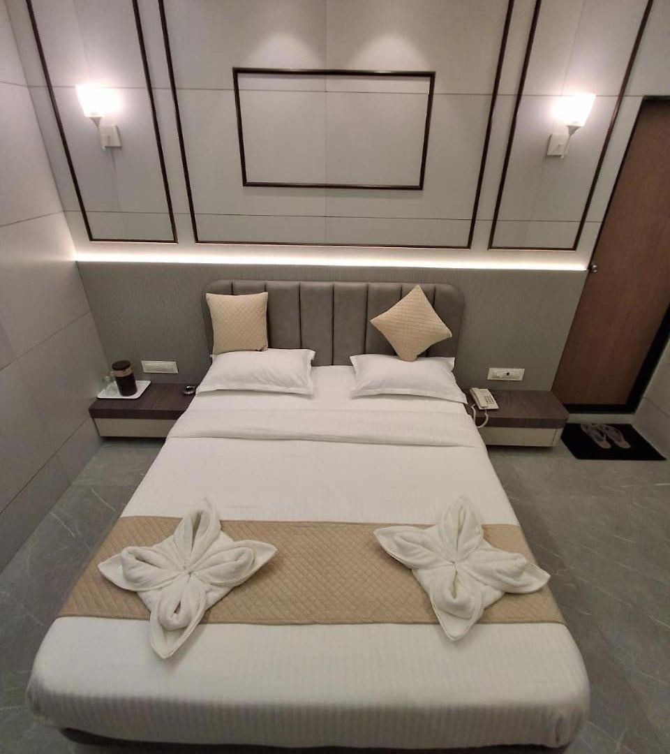 Hotel Glance & Mumbai