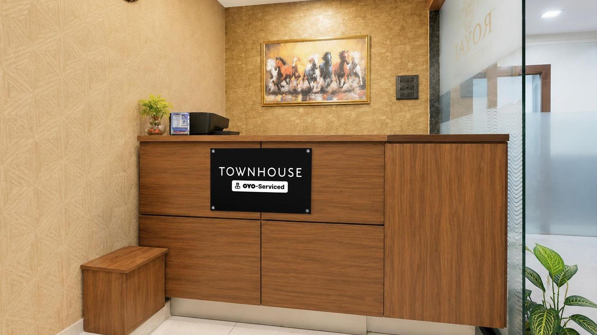 Townhouse Midc Andheri Formerly Royal International Hotel 4*