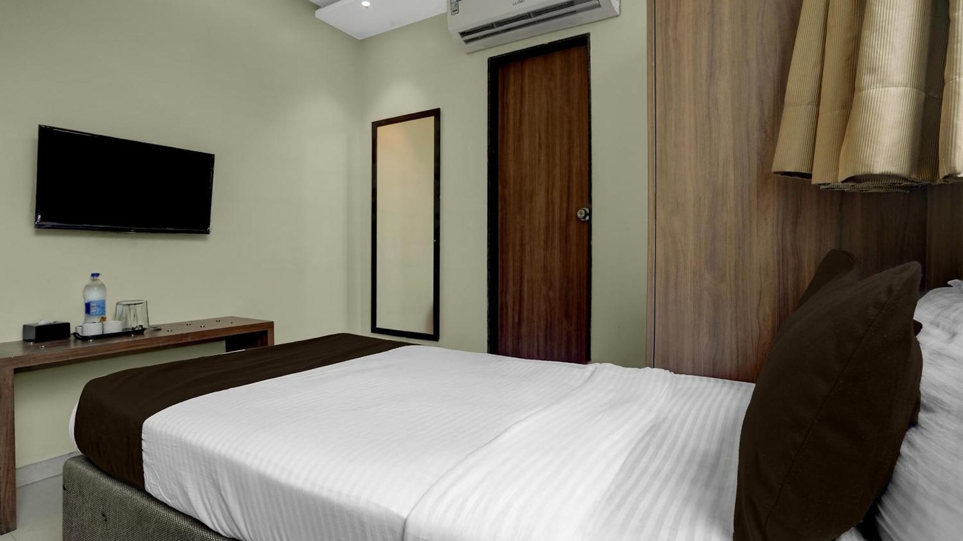 Townhouse Midc Andheri Formerly Royal International Hotel 4*