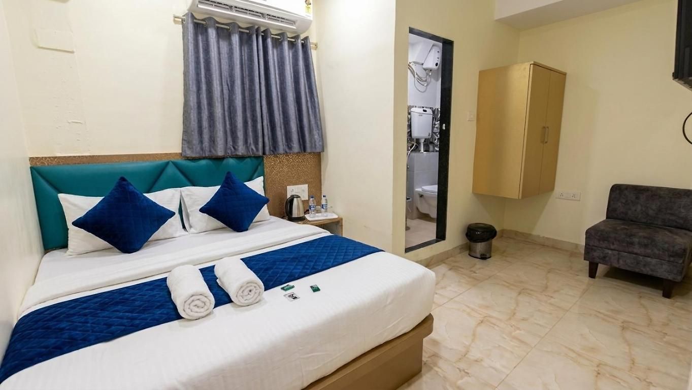 Glow Star - Near Csmt Railway Station & Hajj House - South Hotel
