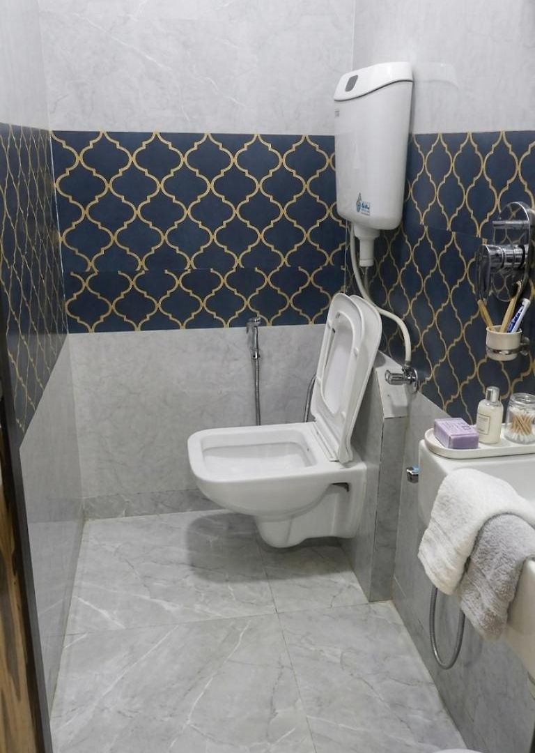 Glow Star - Near Csmt Railway Station & Hajj House - South