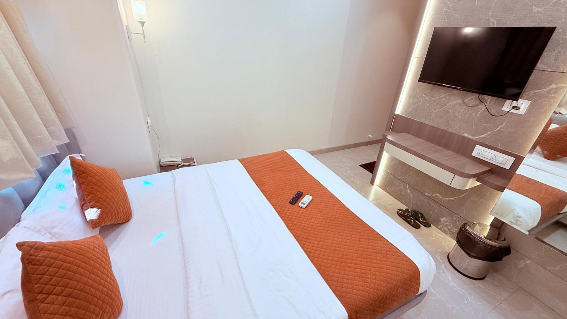 Le Glance & 4* Mumbai