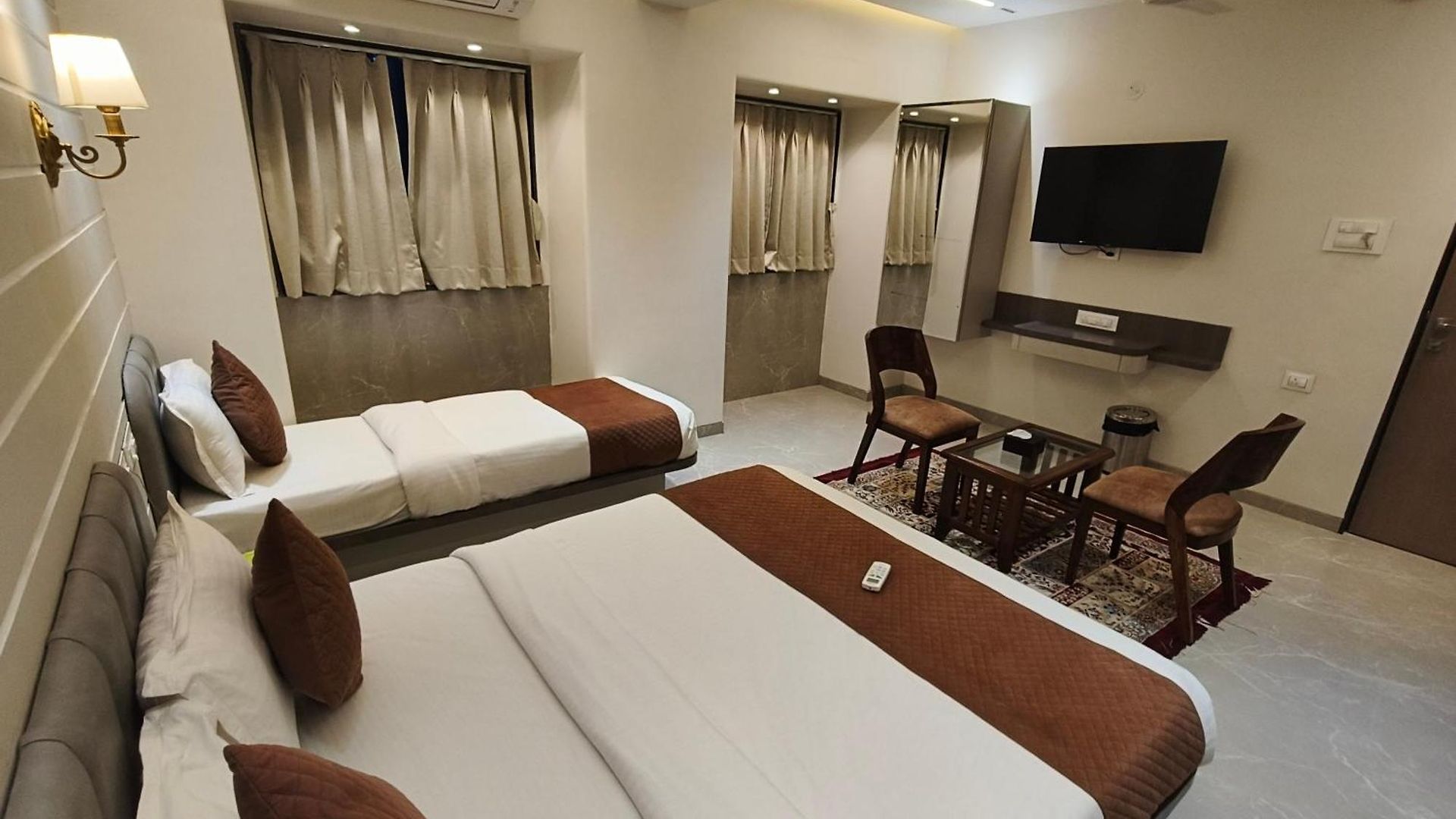 Le Glance & 4* Mumbai