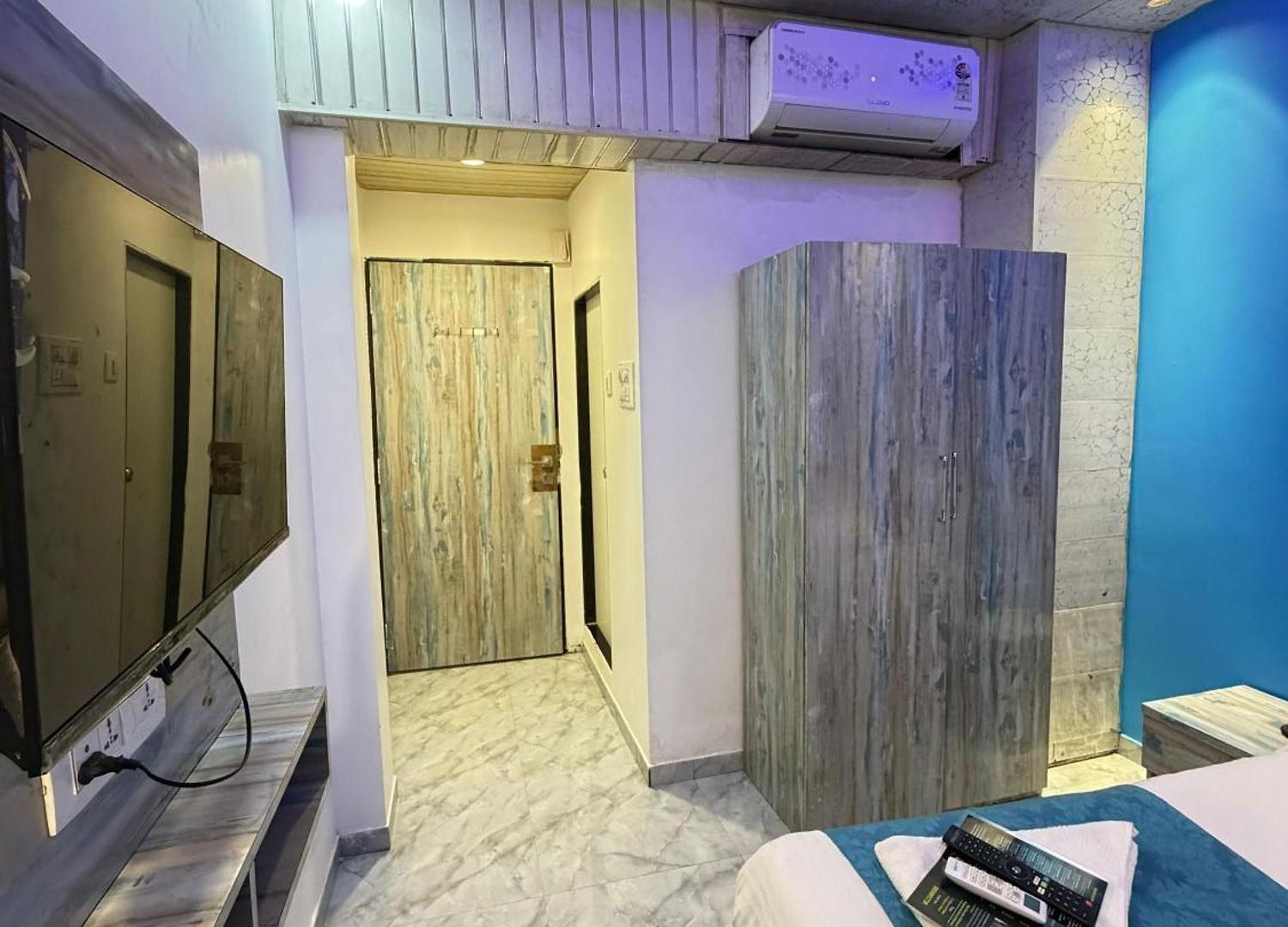 Aala - Versova Hotel Mumbai