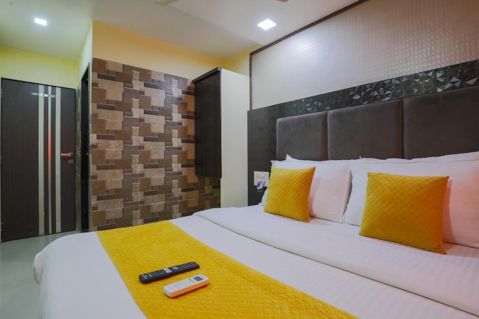 Hotel Golden Bkc Mumbai