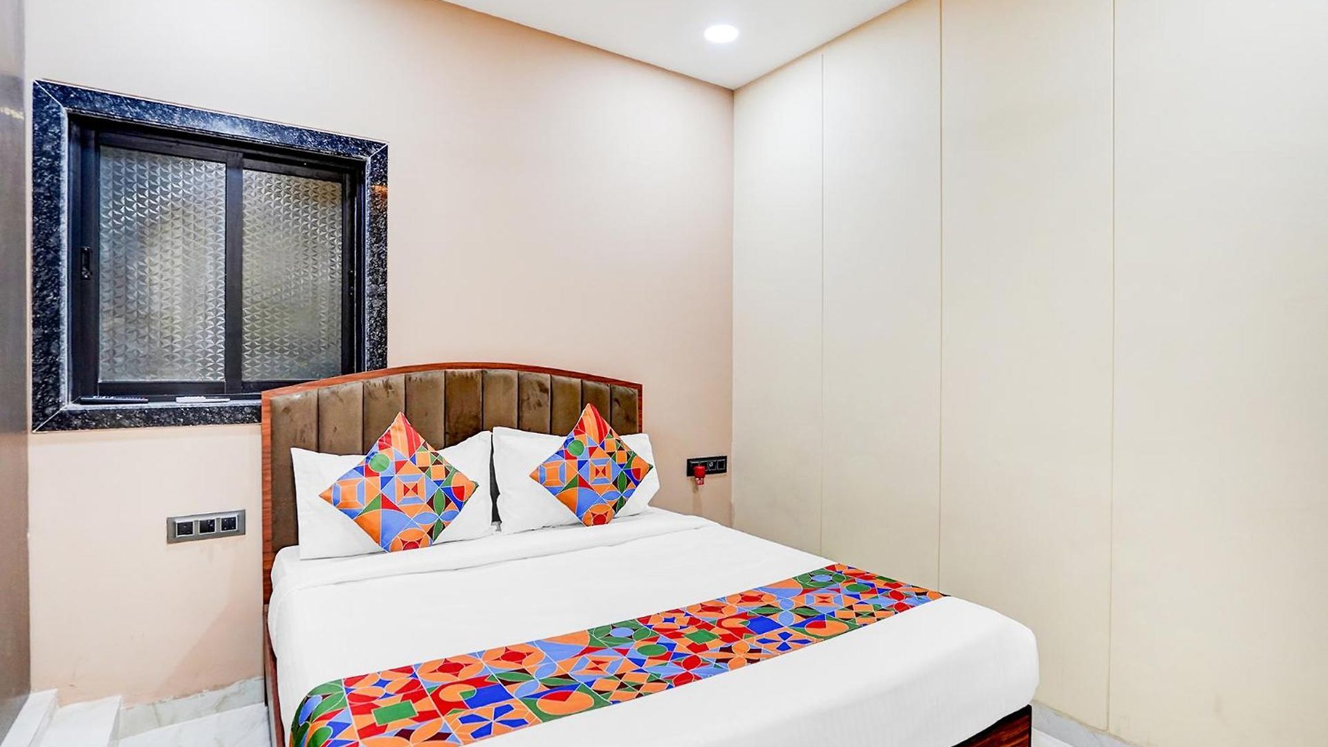 Hotel Fabhotel Jk