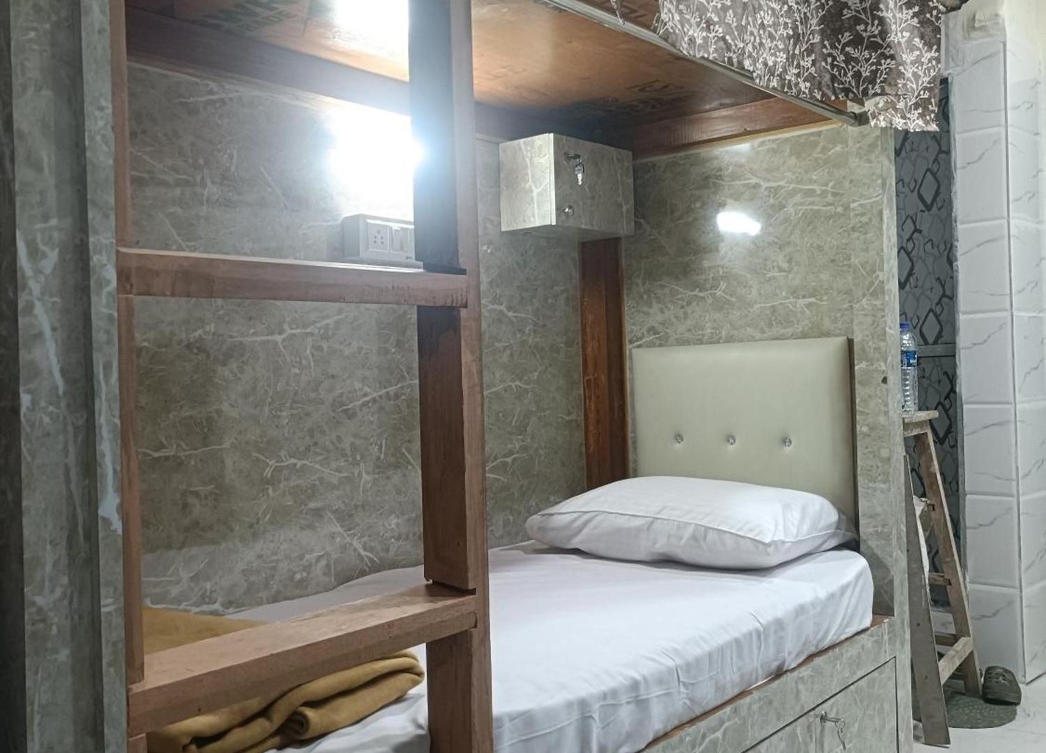 Hostel New Star Andheri West