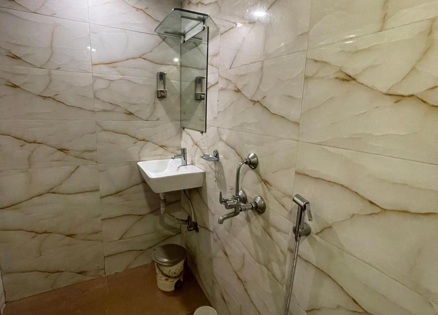 Hotel Bkc Palace Near Us Consulate 3*