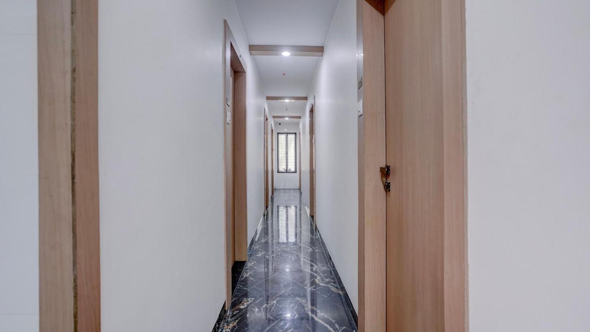 O Shalom Residency Hotel 3*