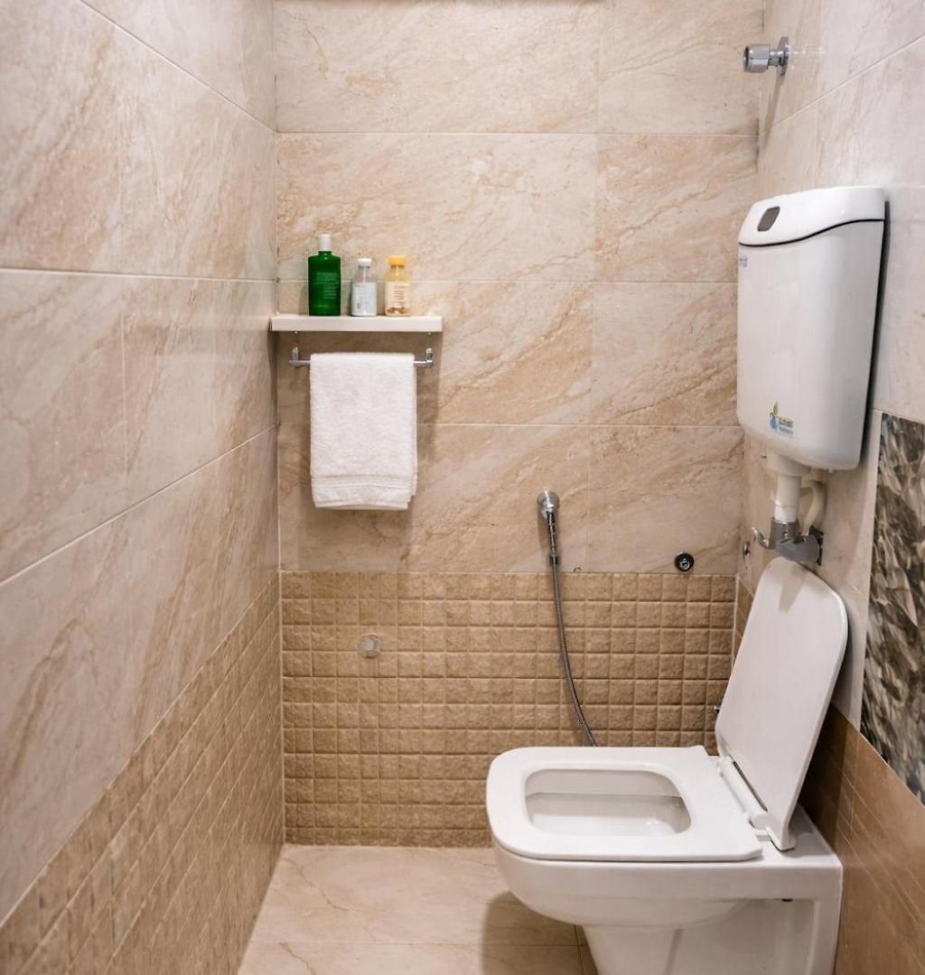 Glow Star - Near Csmt Railway Station & Hajj House - South Hotel Mumbai