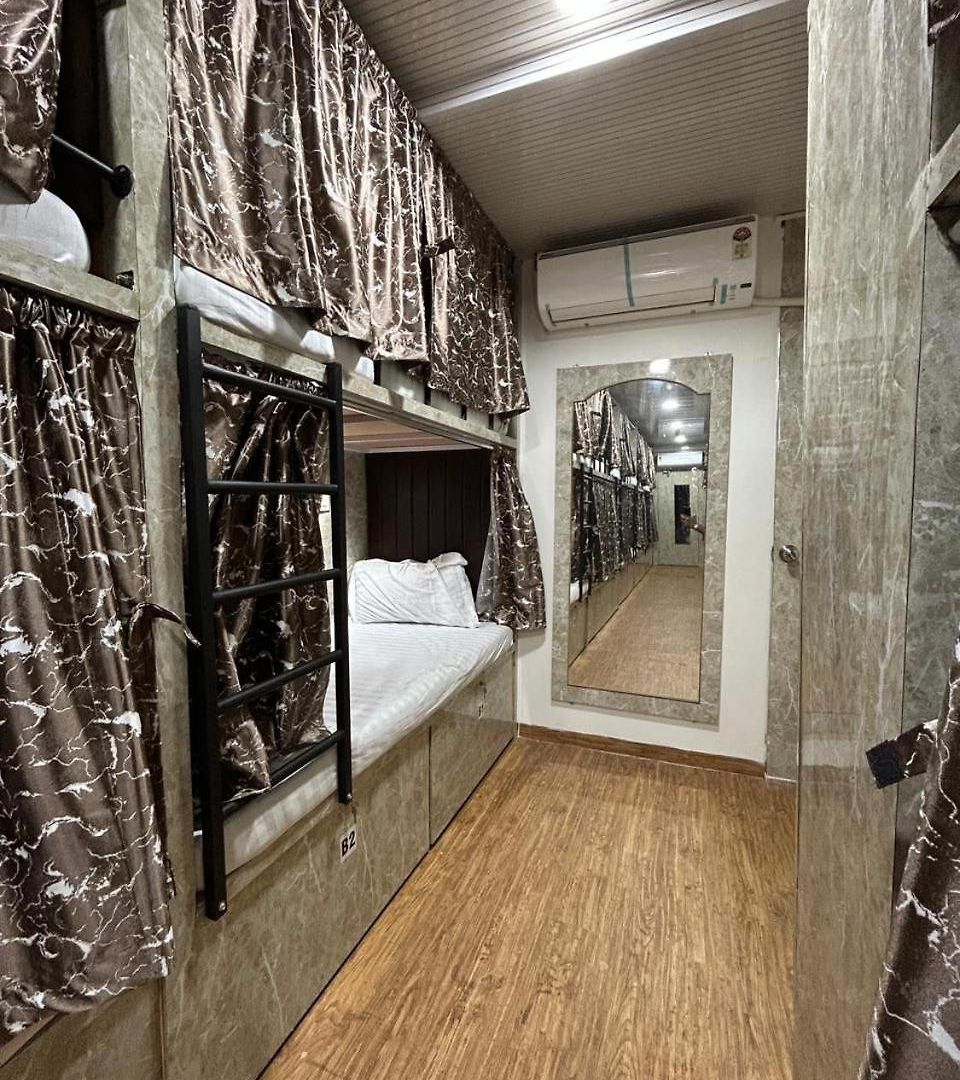 Apna Adda And Hostel Mumbai