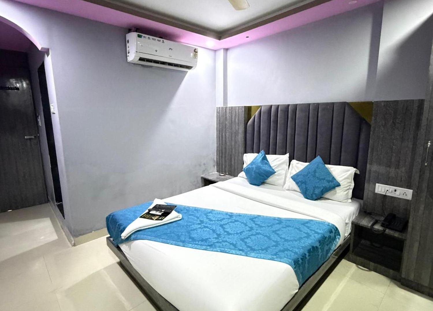 Aala - Versova Hotel 3*
