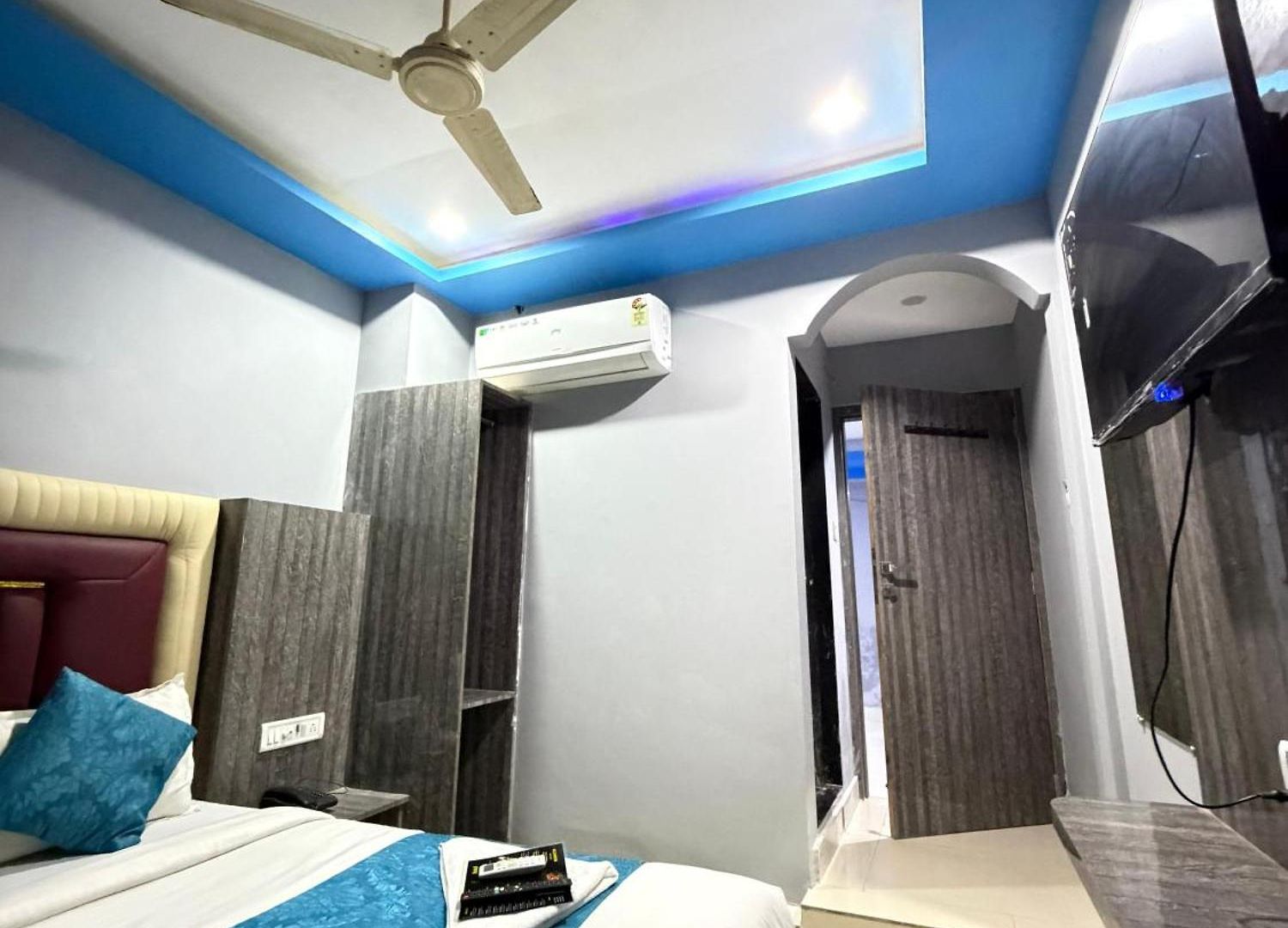 Hotel Aala - Versova Mumbai